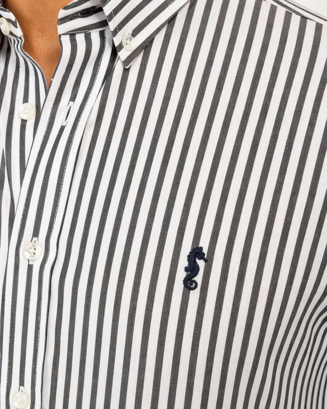 Camisa 100% Algodón Manga Larga Blanca Rayas Grises - imagen 2