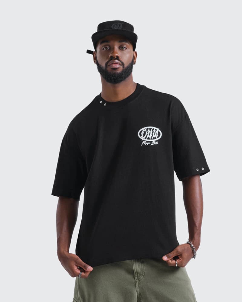 Camiseta Negra Oversize Iron Fang - imagen 2