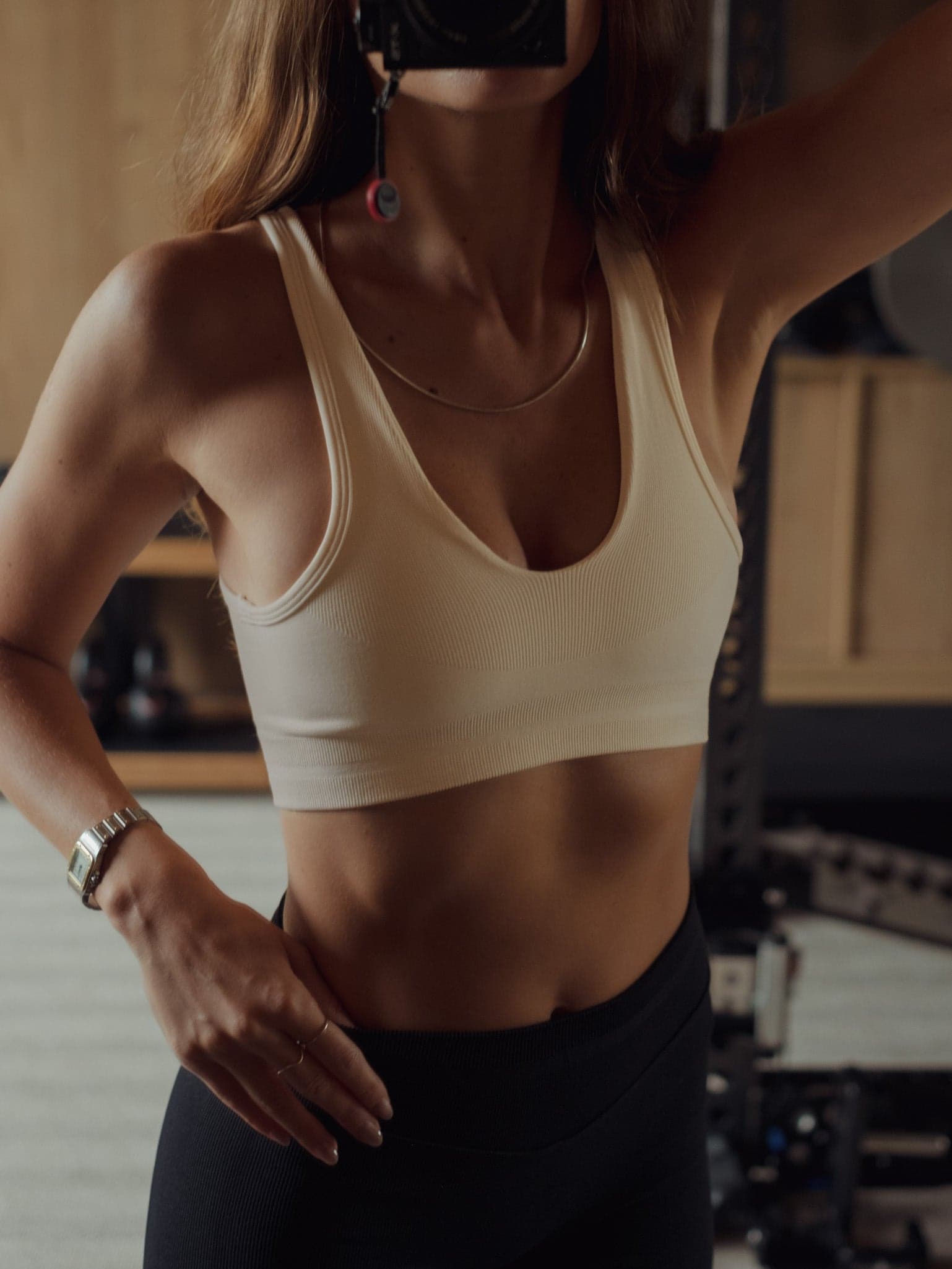 HIGH-PERFORMANCE SEAMLESS CROP TOP - VANILLA - imagen 6