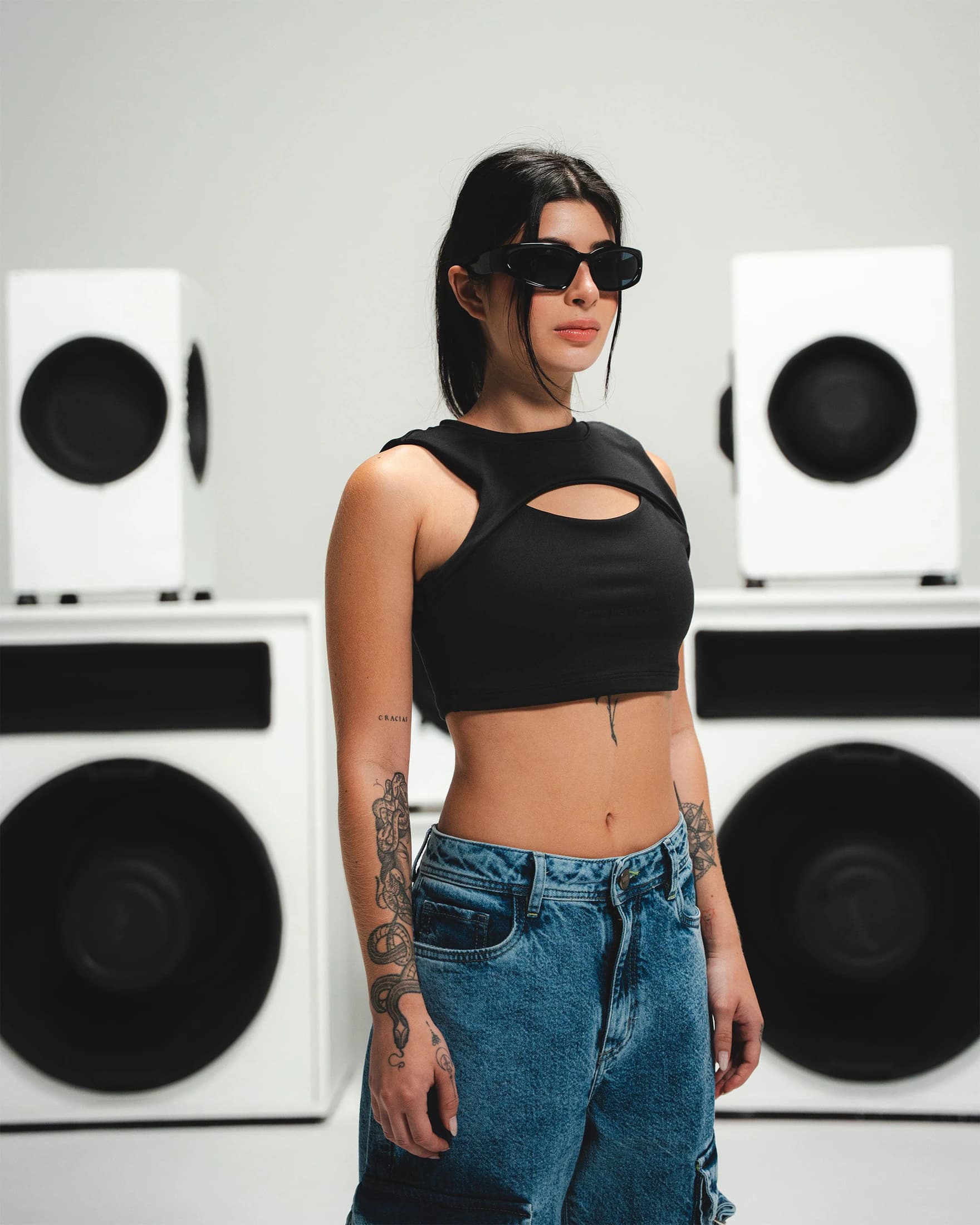 CUT CROP TOP 3.0 WEEDGREEN NEGRO - imagen 3