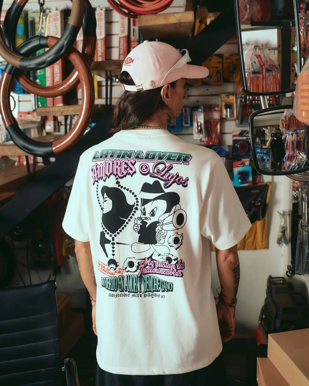 CAMISETA AMORES Y LUJOS CREMA - imagen 2