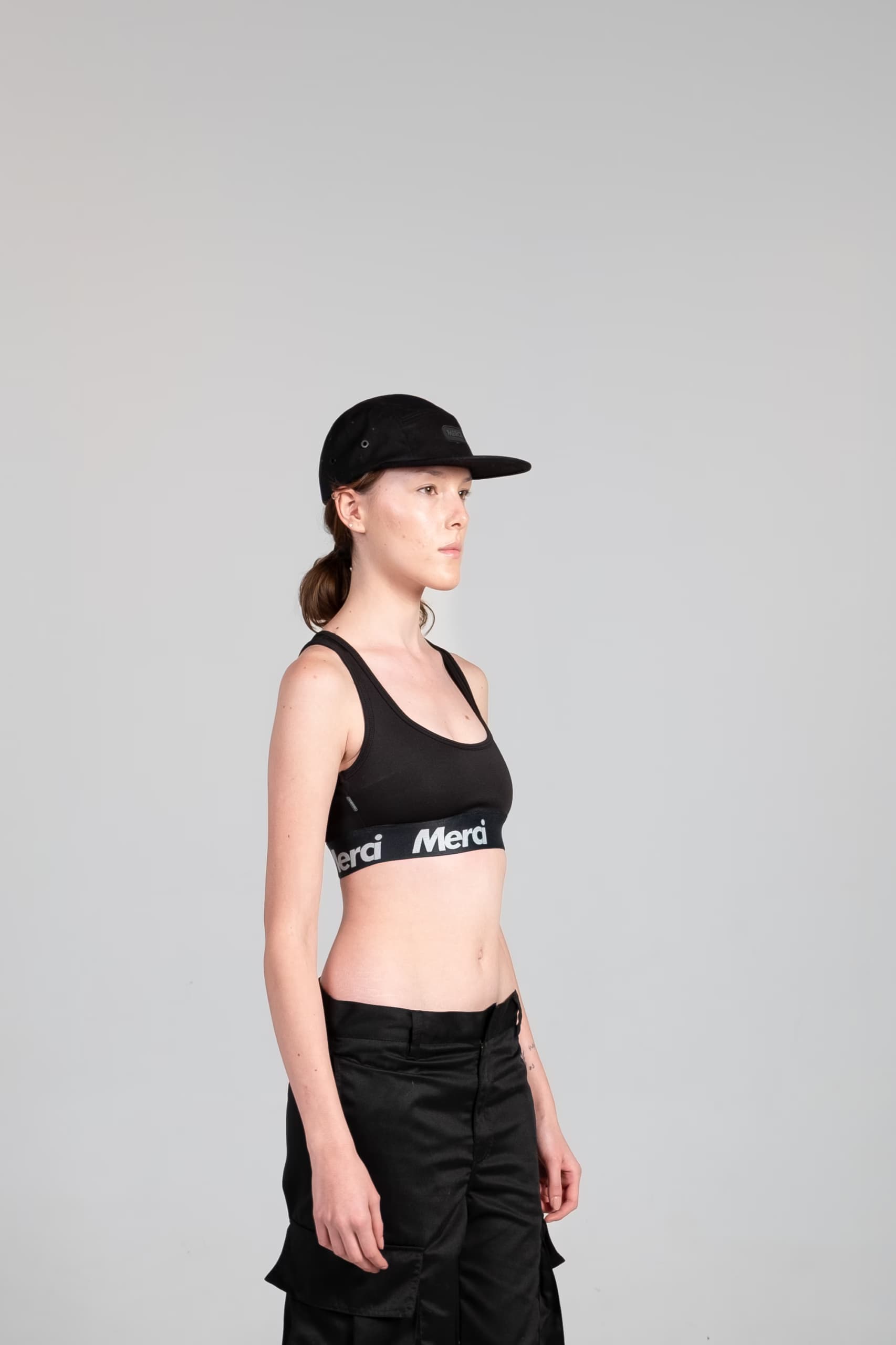 Top deportivo negro - imagen 1