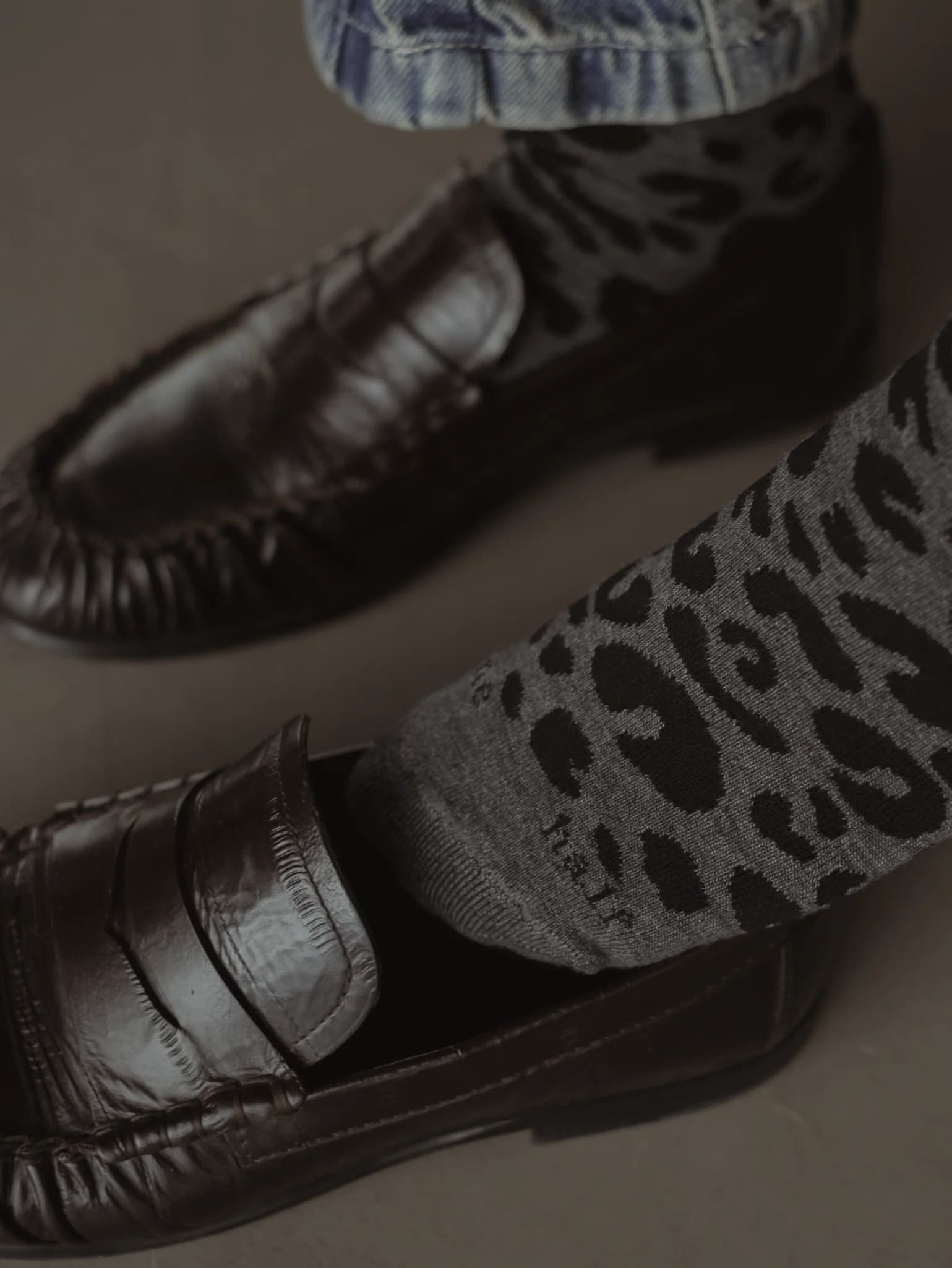PRINT MIDI SOCKS - GRAY ON GRAY - imagen 2