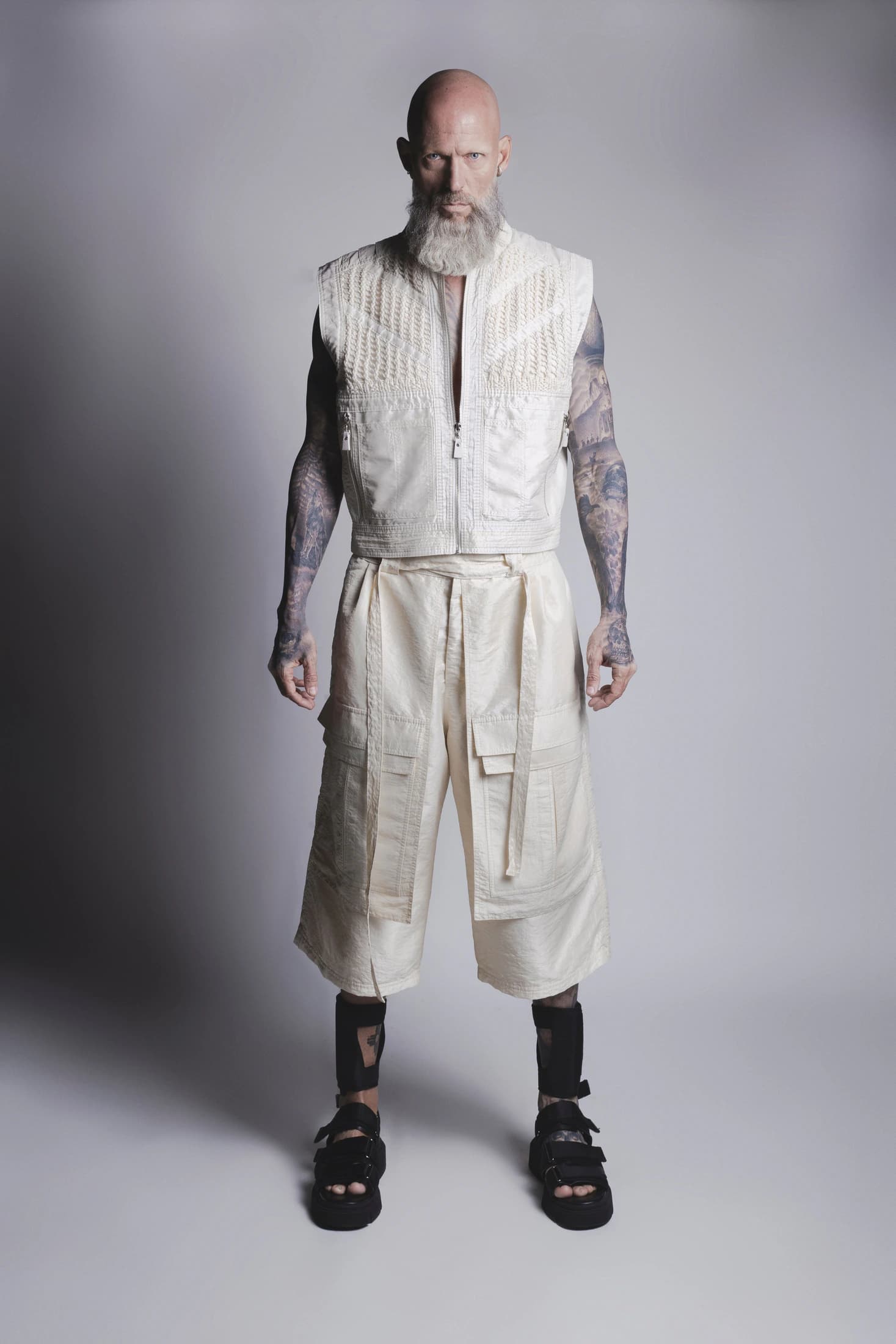 CROP LINE VEST