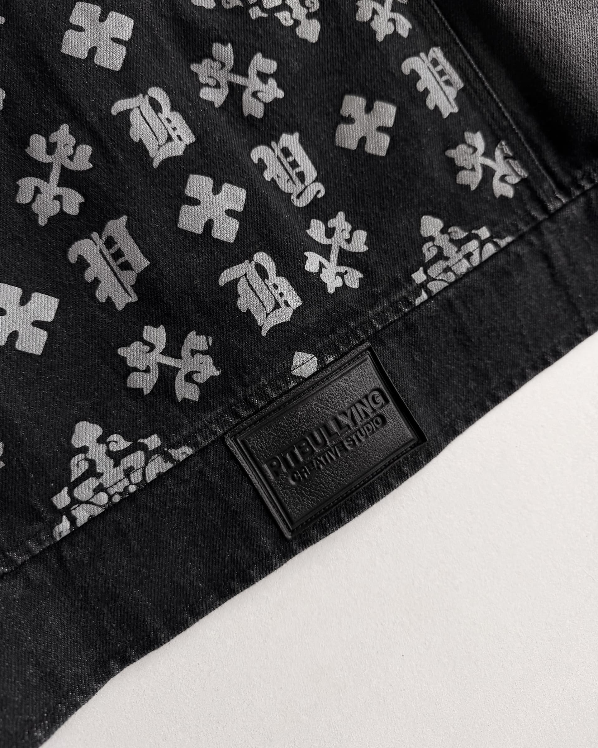DENIM JACKET BOXY FIT MONOGRAM NEGRA - imagen 5