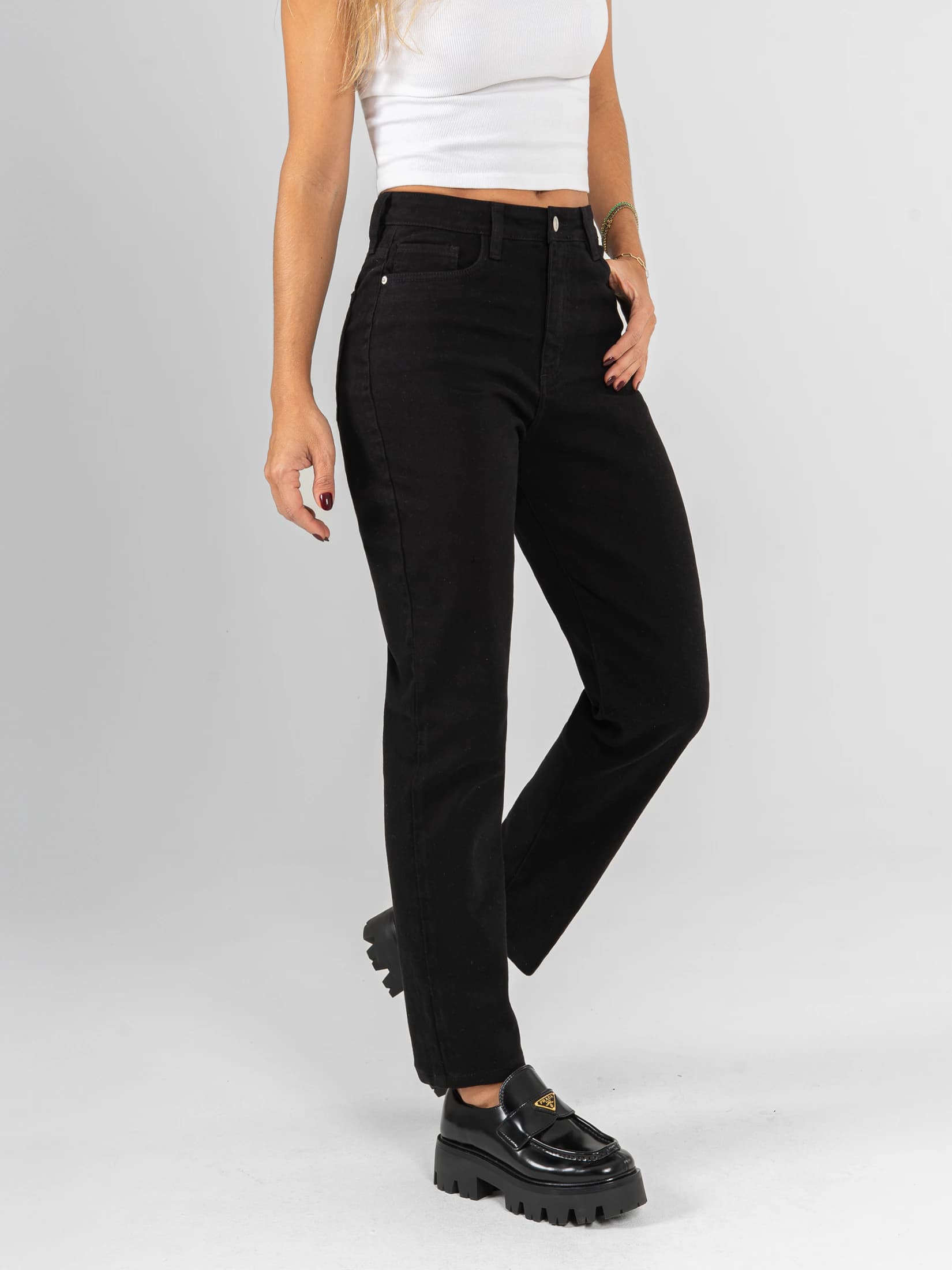 Ref: 0620590 Pantalón mom fit, tiro alto, stretch, tono negro. - imagen 3