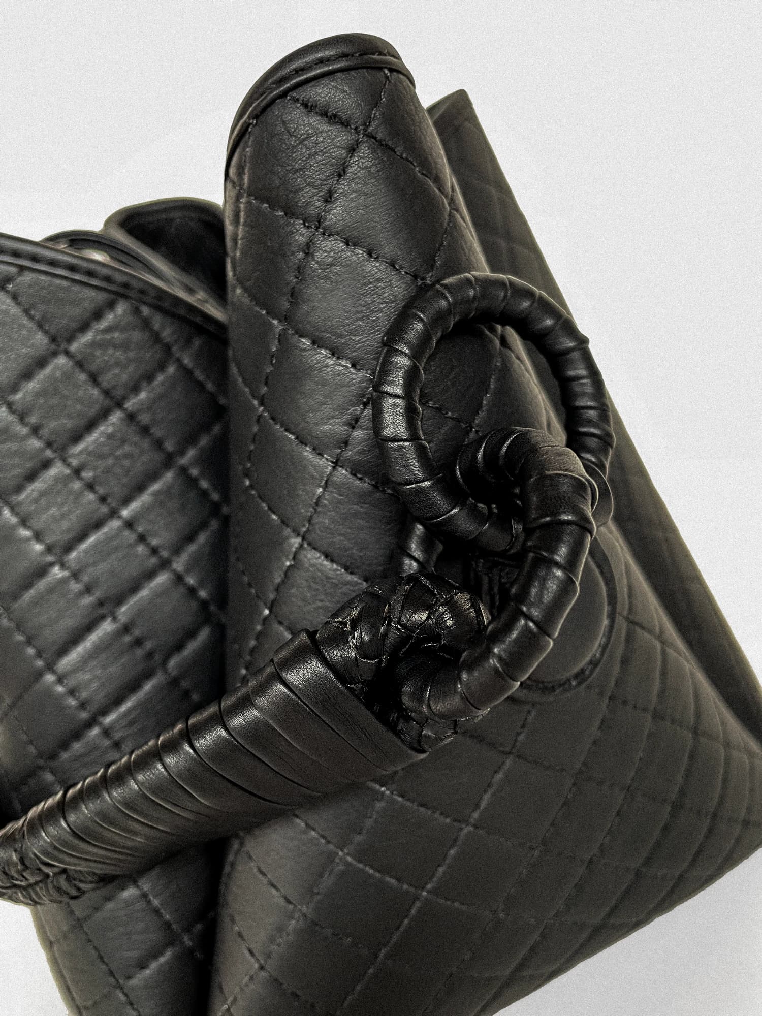 Tulip Bucket Bag, Black - imagen 5