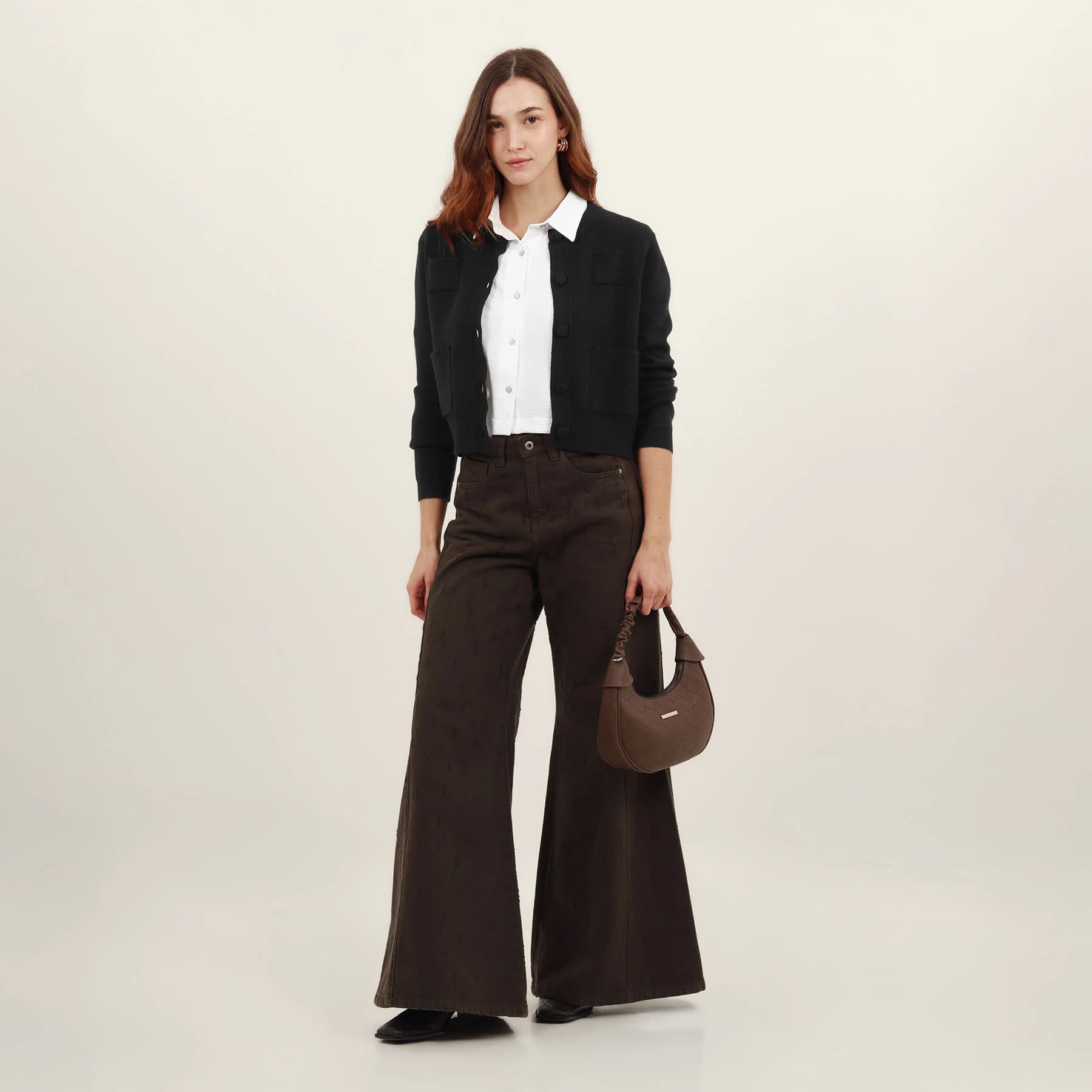 Blusa crop abierta cuello camisero manga corta - imagen 2