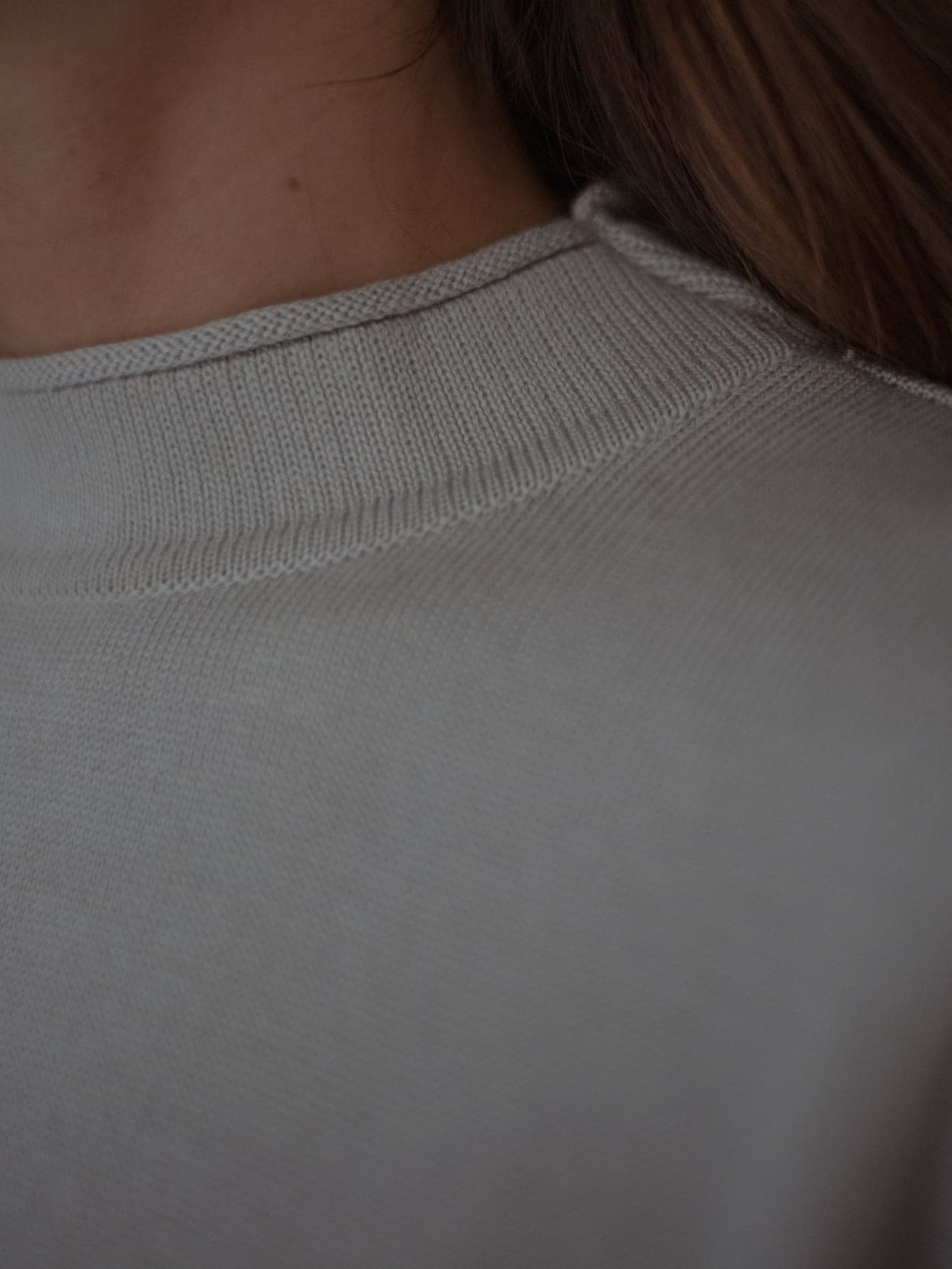 TALL COLLAR KNIT T-SHIRT - LIGHT GRAY - imagen 4