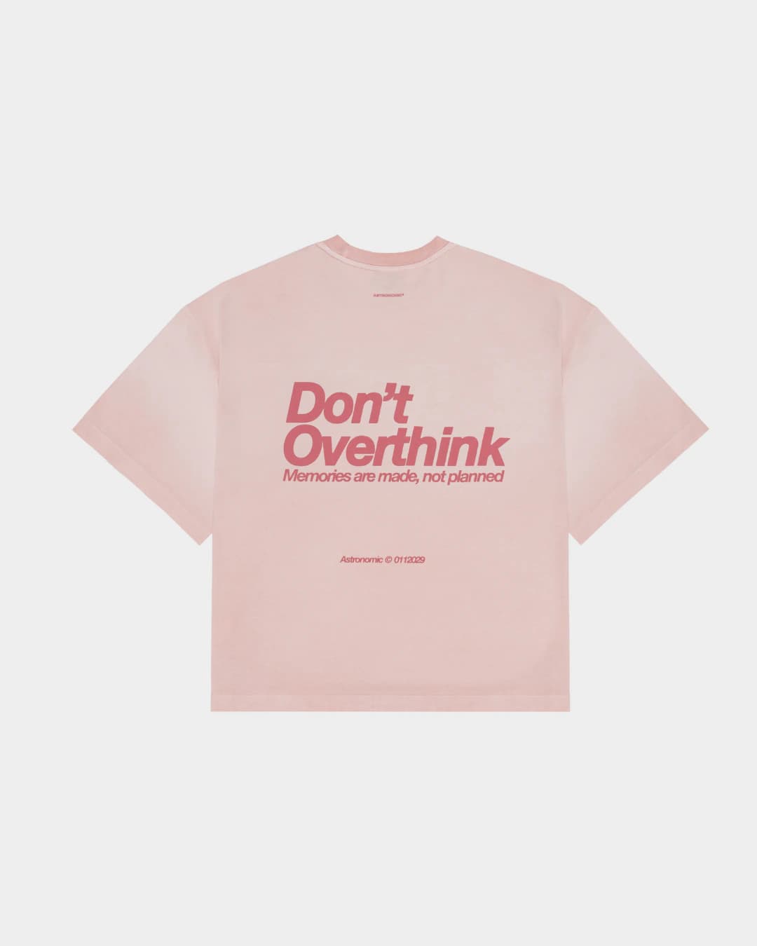 CAMISETA DON'T OVERTHINK - ROSA - imagen 1