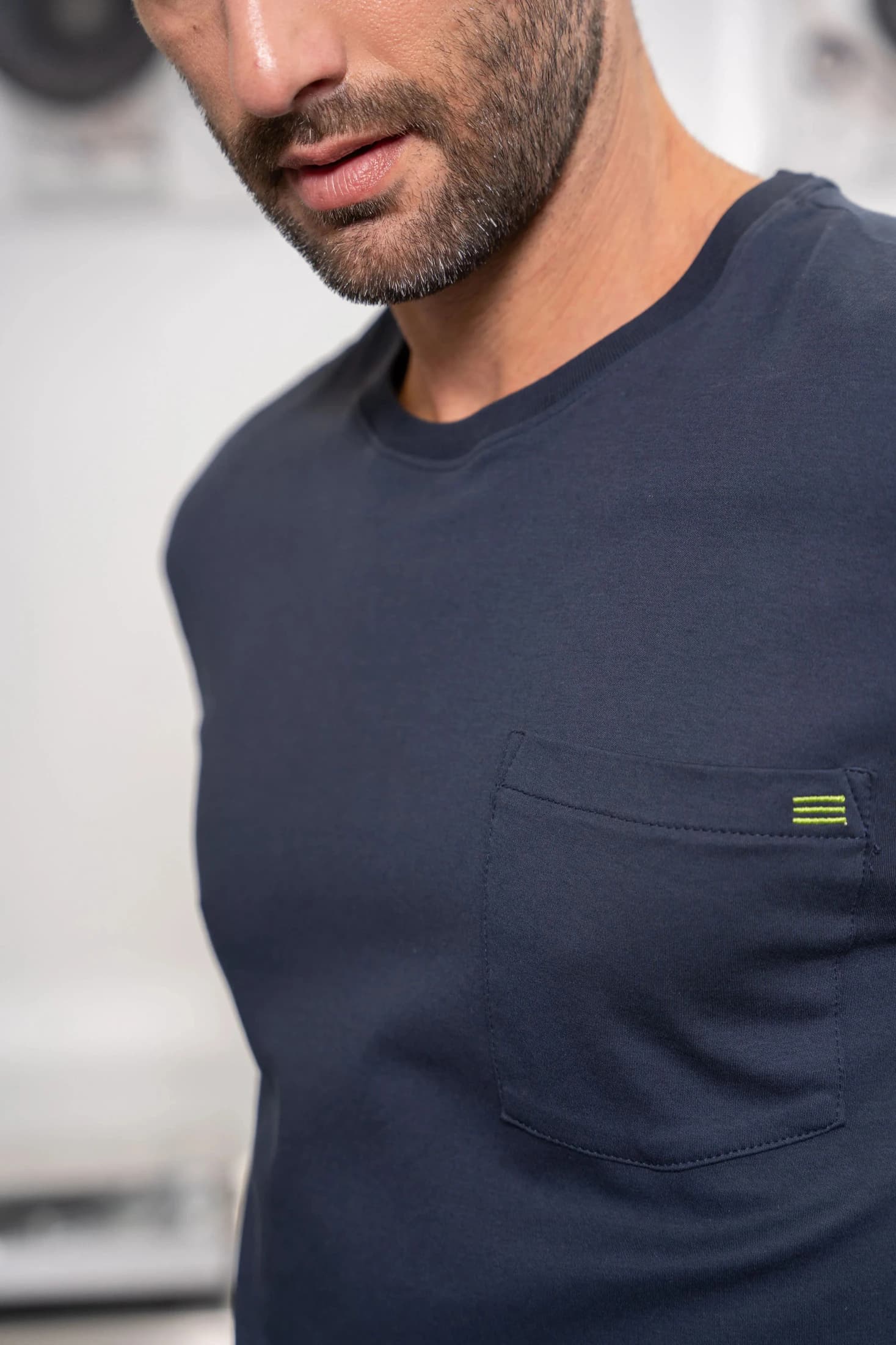 Camiseta Premium Hombre Azul Oscuro - imagen 3