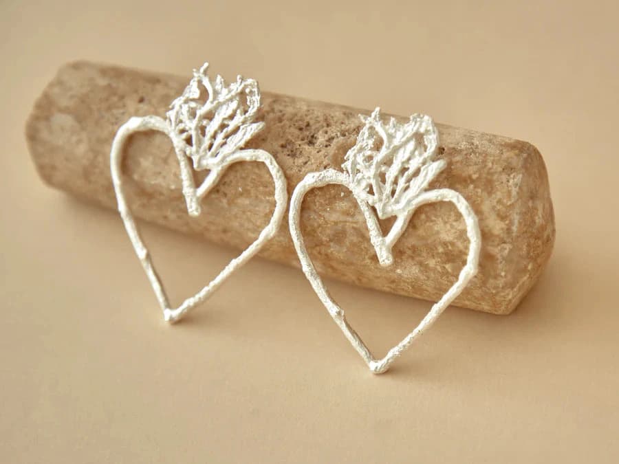 ARETES CORAZON RAMA PINO - imagen 2