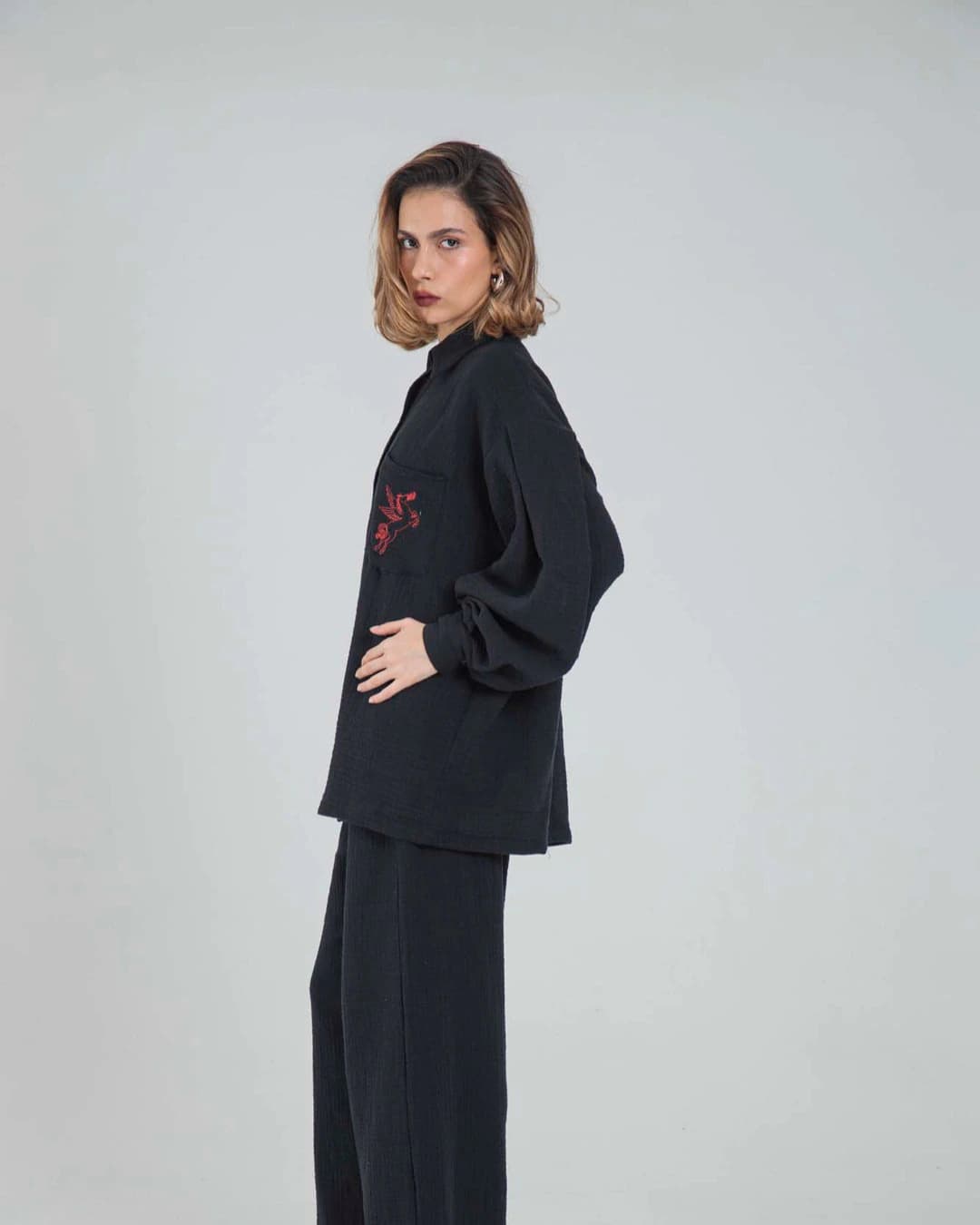 PEGASUS BLACK SHIRT - imagen 4