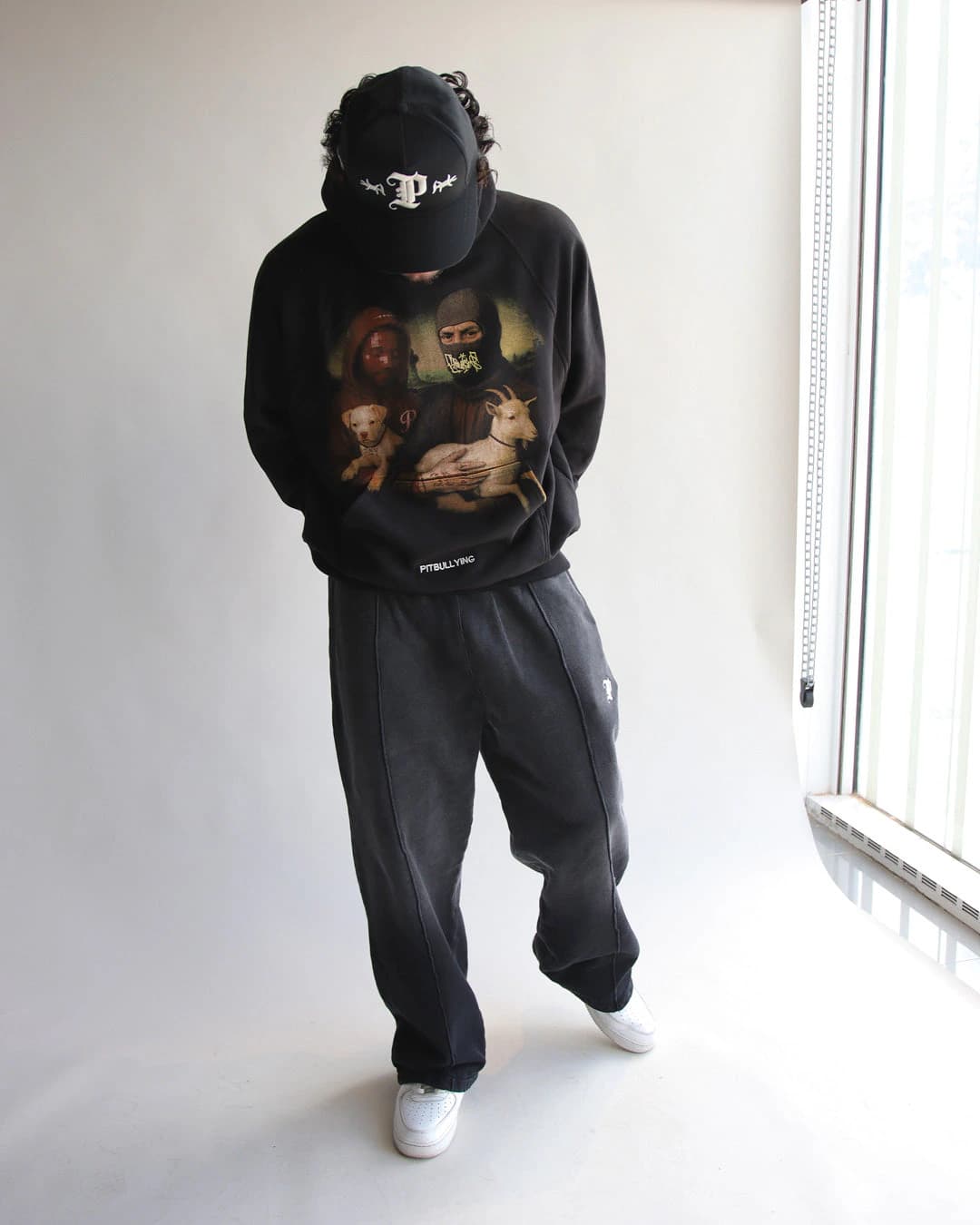 HOODIE OVERSIZE Goat Negro - imagen 4