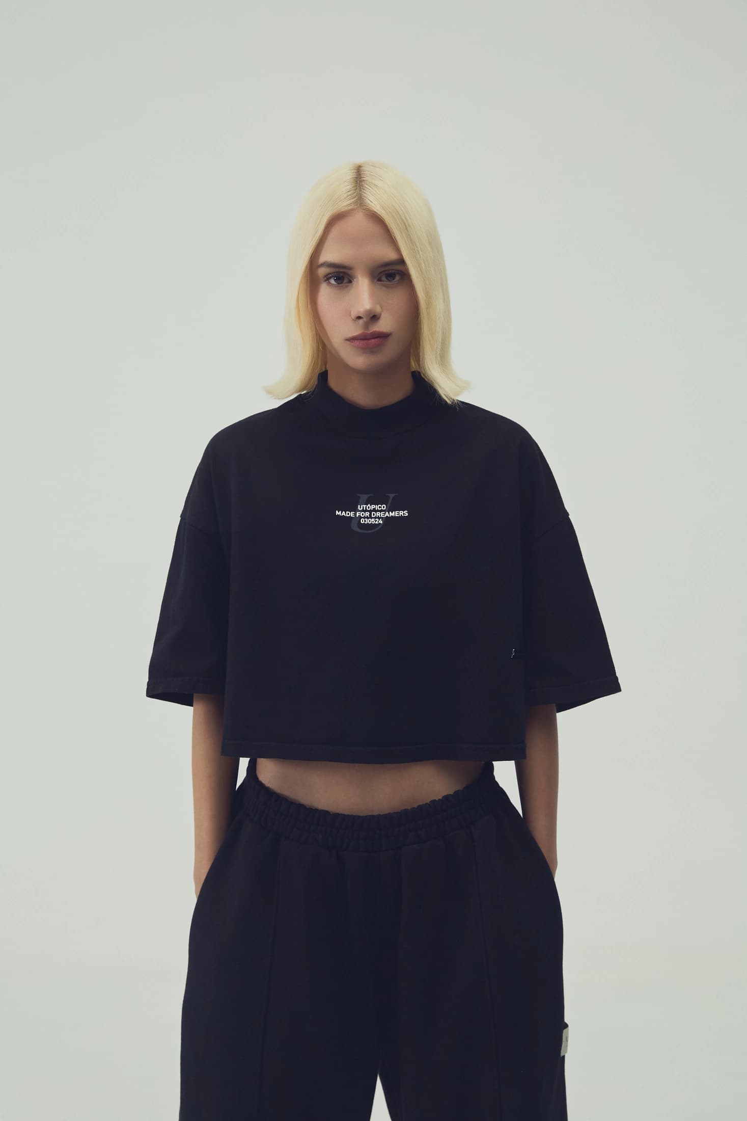 CAMISETA  CROPPED - NEGRO - imagen 3