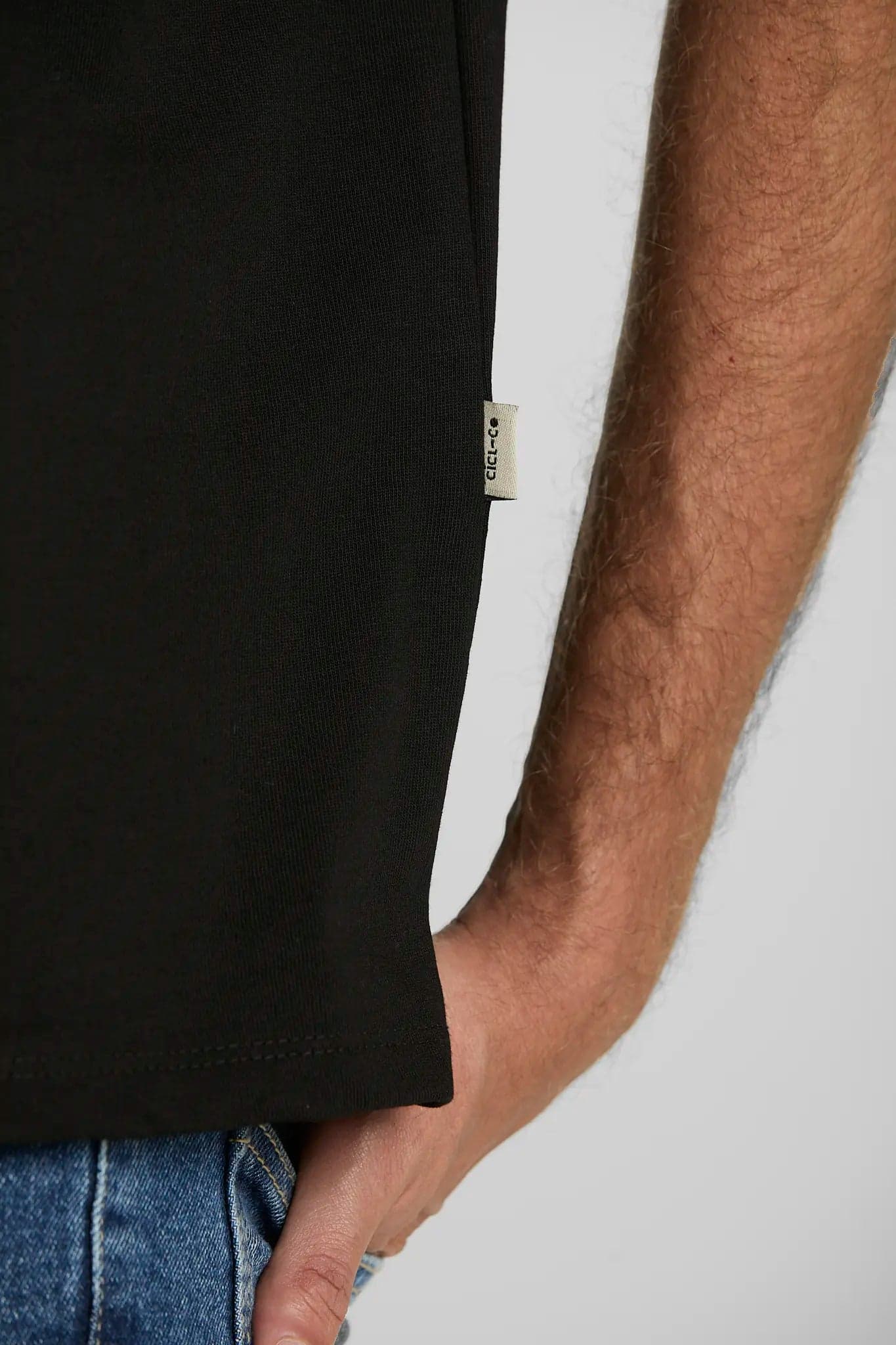 Camiseta básica negra - imagen 5