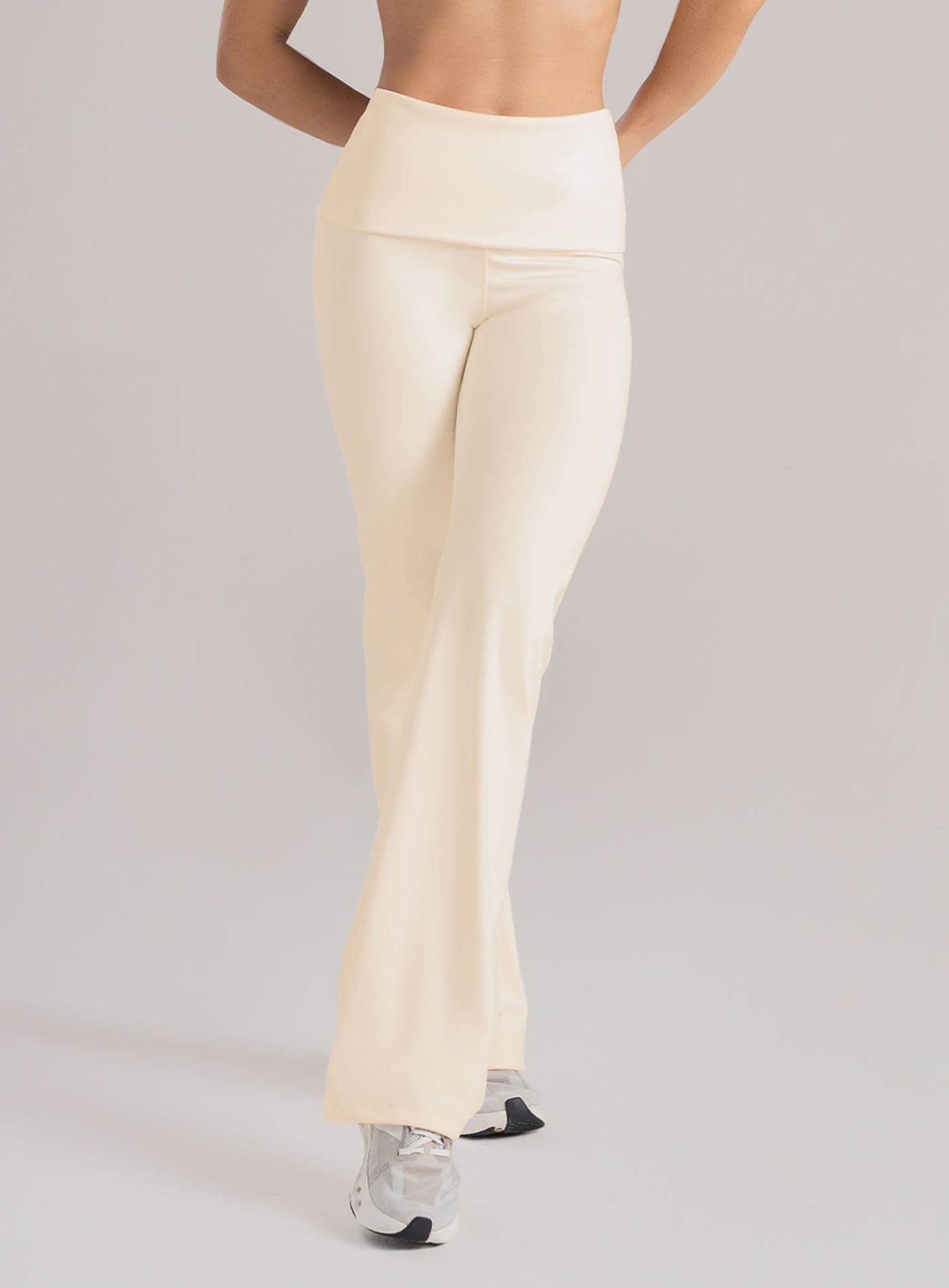 PANTALÓN DEPORTIVO OLIVIA EN TELA KIARA