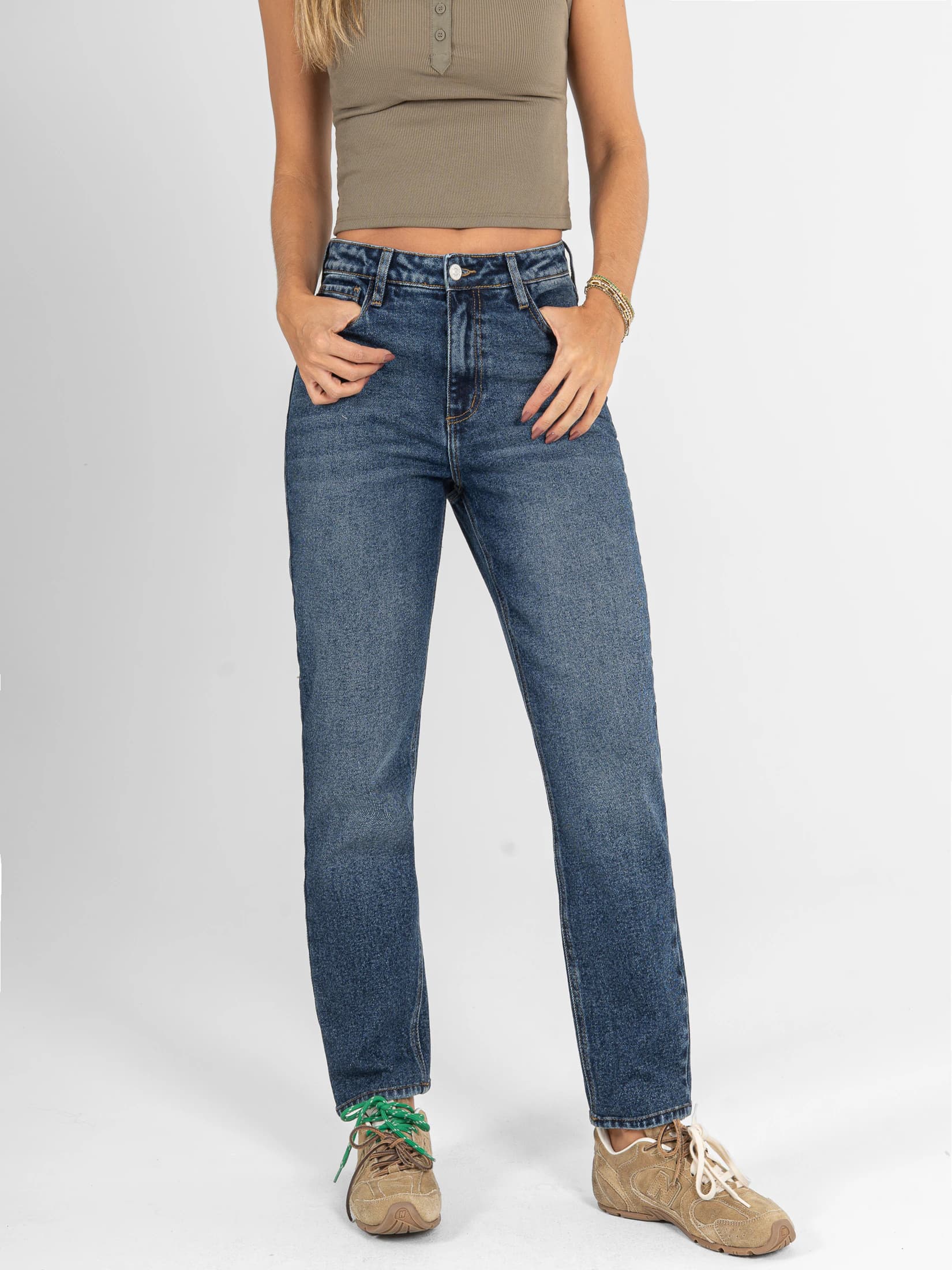 Ref: 066591 Jean Mom fit, slim cropped, stretch, tiro alto, tono azul medio oscuro