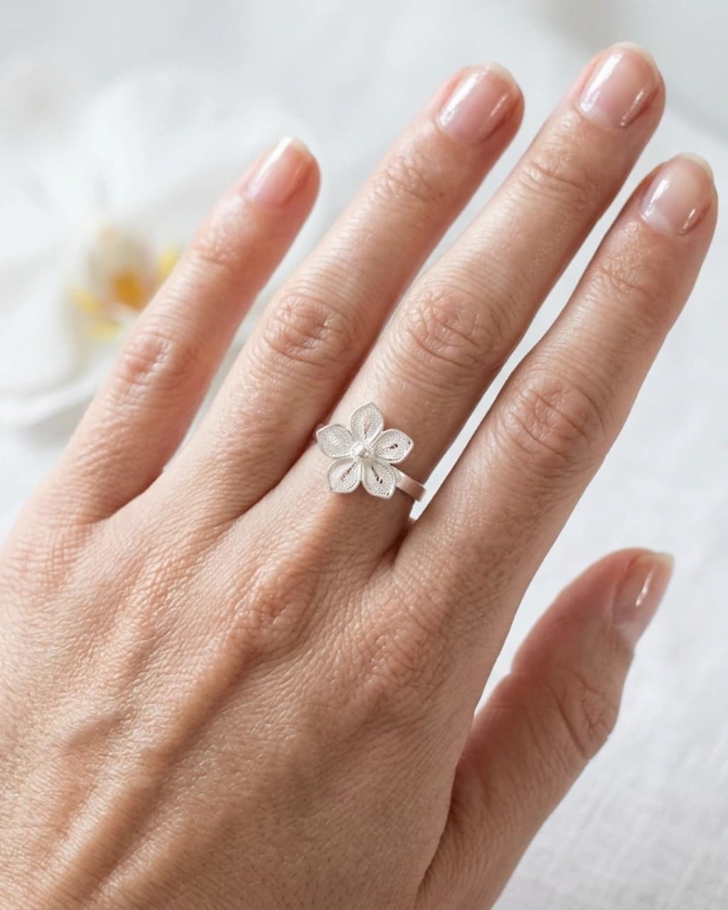 Anillo Flor en Plata Ley 950 Filigrana