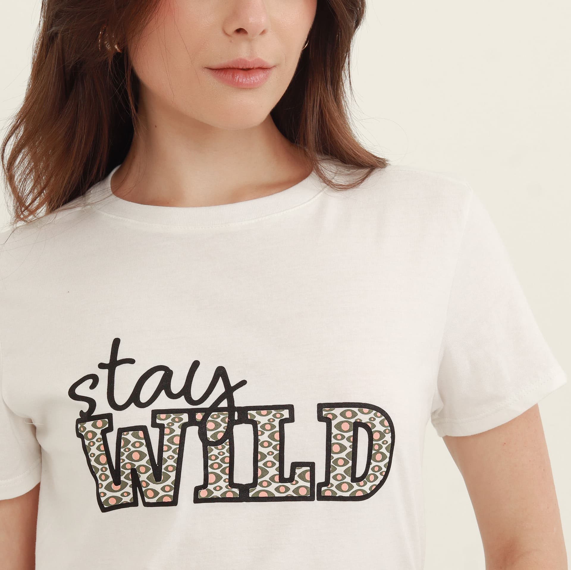 Camiseta cuello redondo manga corta con estampado Stay wild - imagen 8