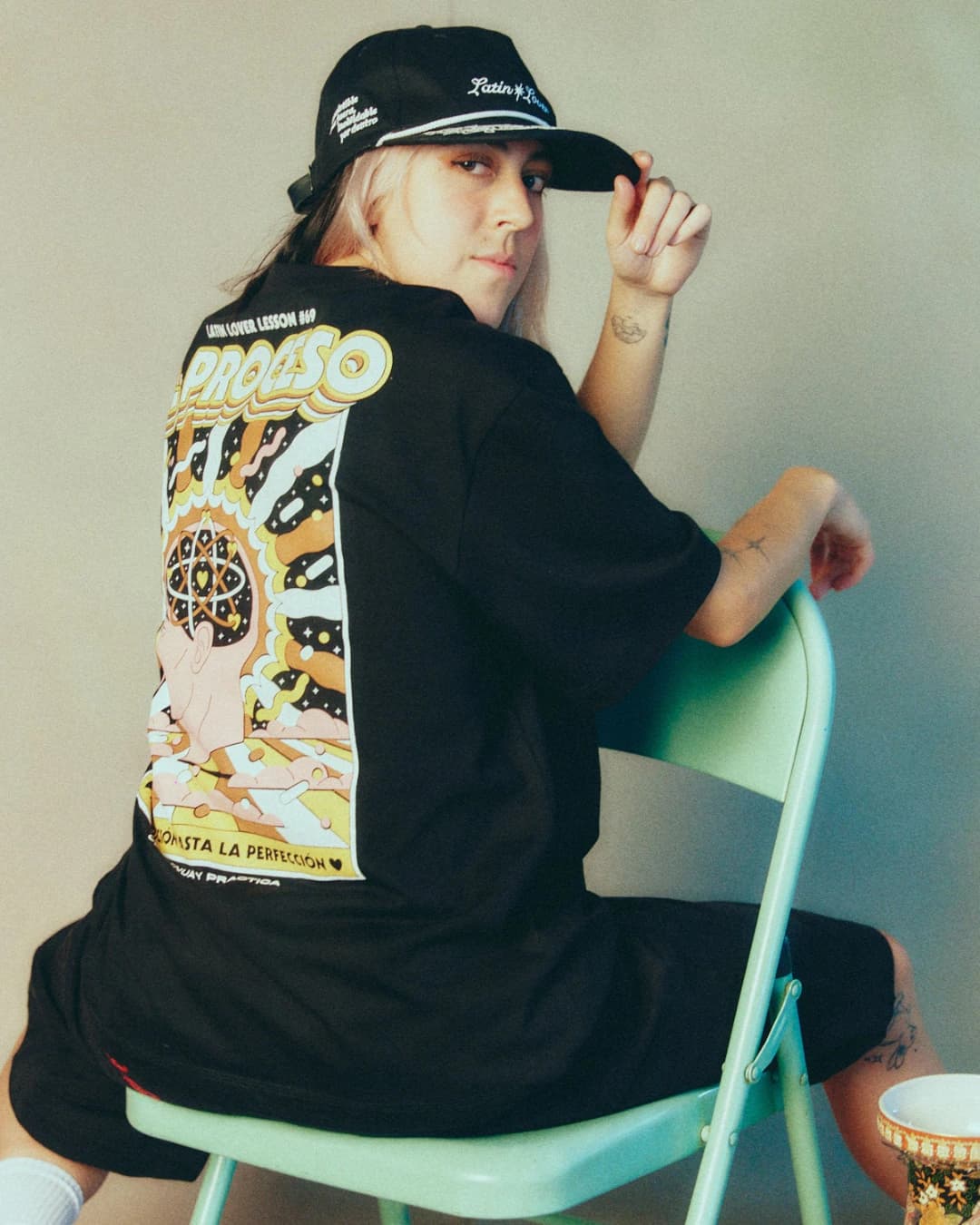 CAMISETA EL PROCESO NEGRO OVERSIZED - imagen 2