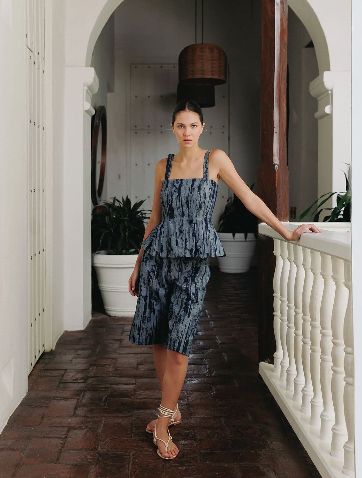 TOP DENIM MANCHAS - imagen 3