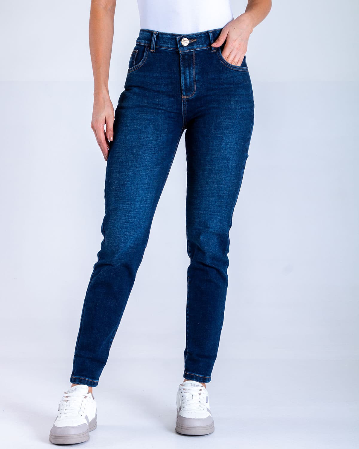 Jean skinny tono oscuro para mujer
