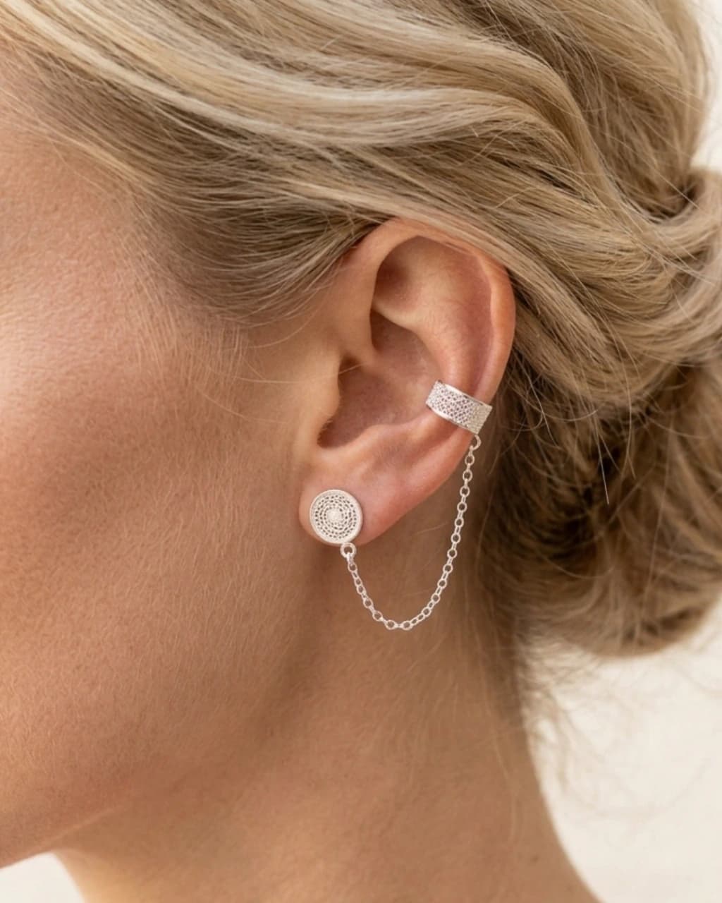 Earcuff Tejido con cadena