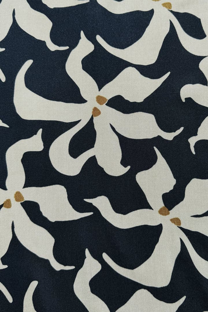 Camisa azul flores - imagen 4