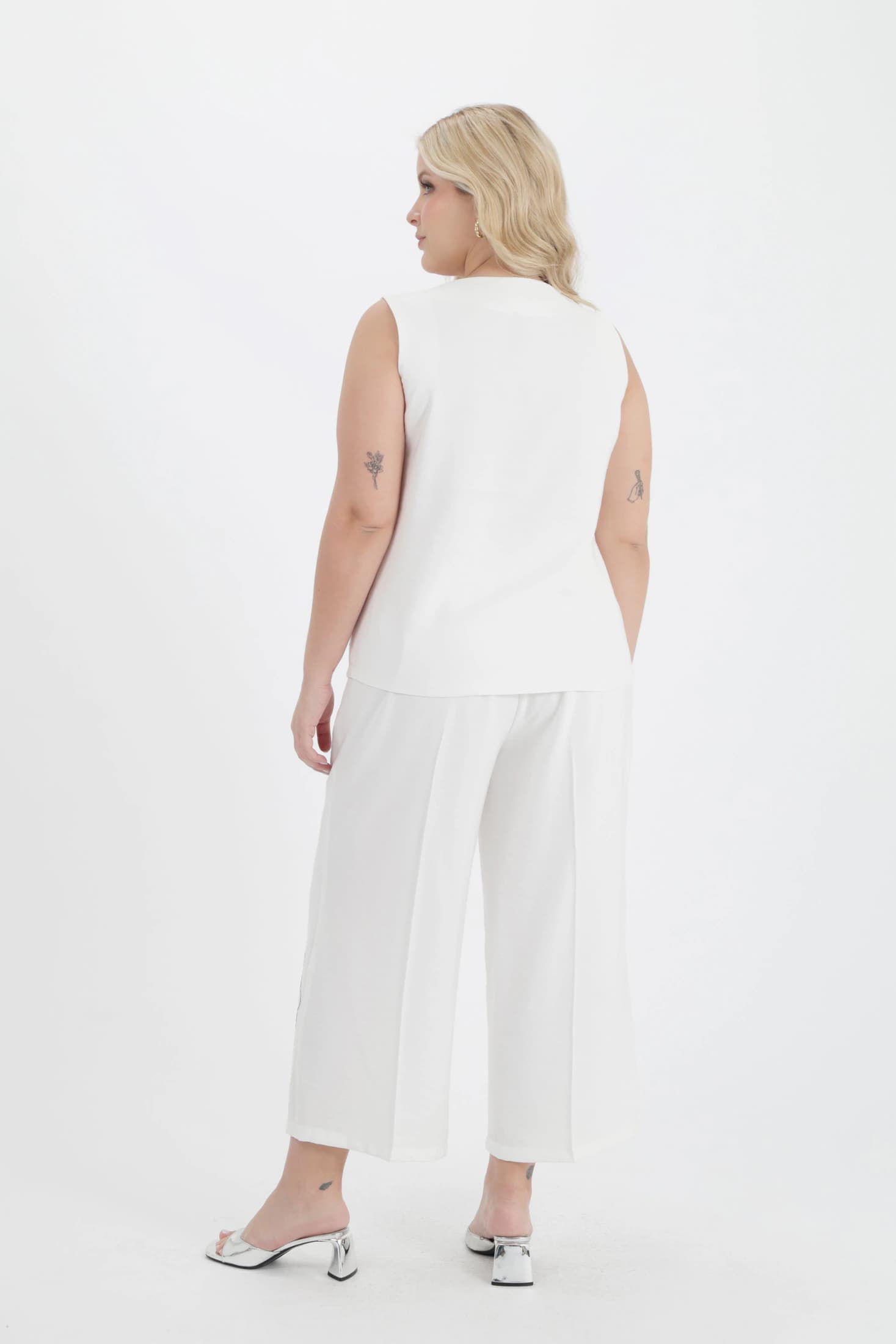 BLUSA CON ESCOTE Y ABERTURA PARA MUJER 1142669 - imagen 4