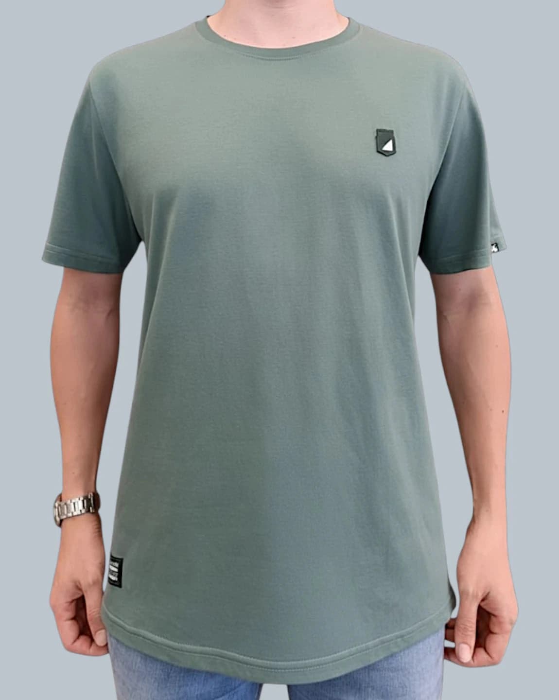 CAMISETA BASICA VERDE ESCUDO DIAGONAL - imagen 1