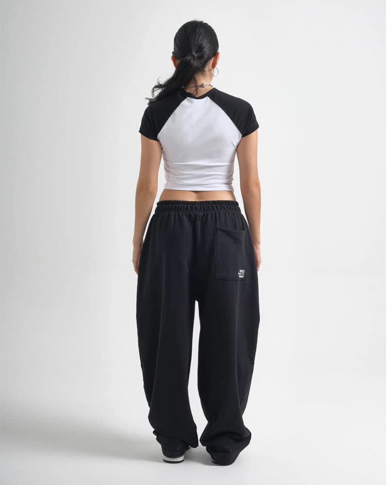Crop Top Rebels - imagen 3