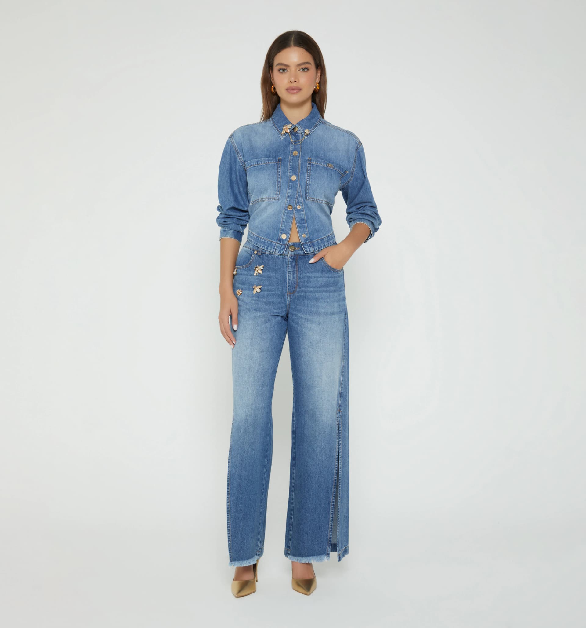 Jean wide leg tiro medio bichos