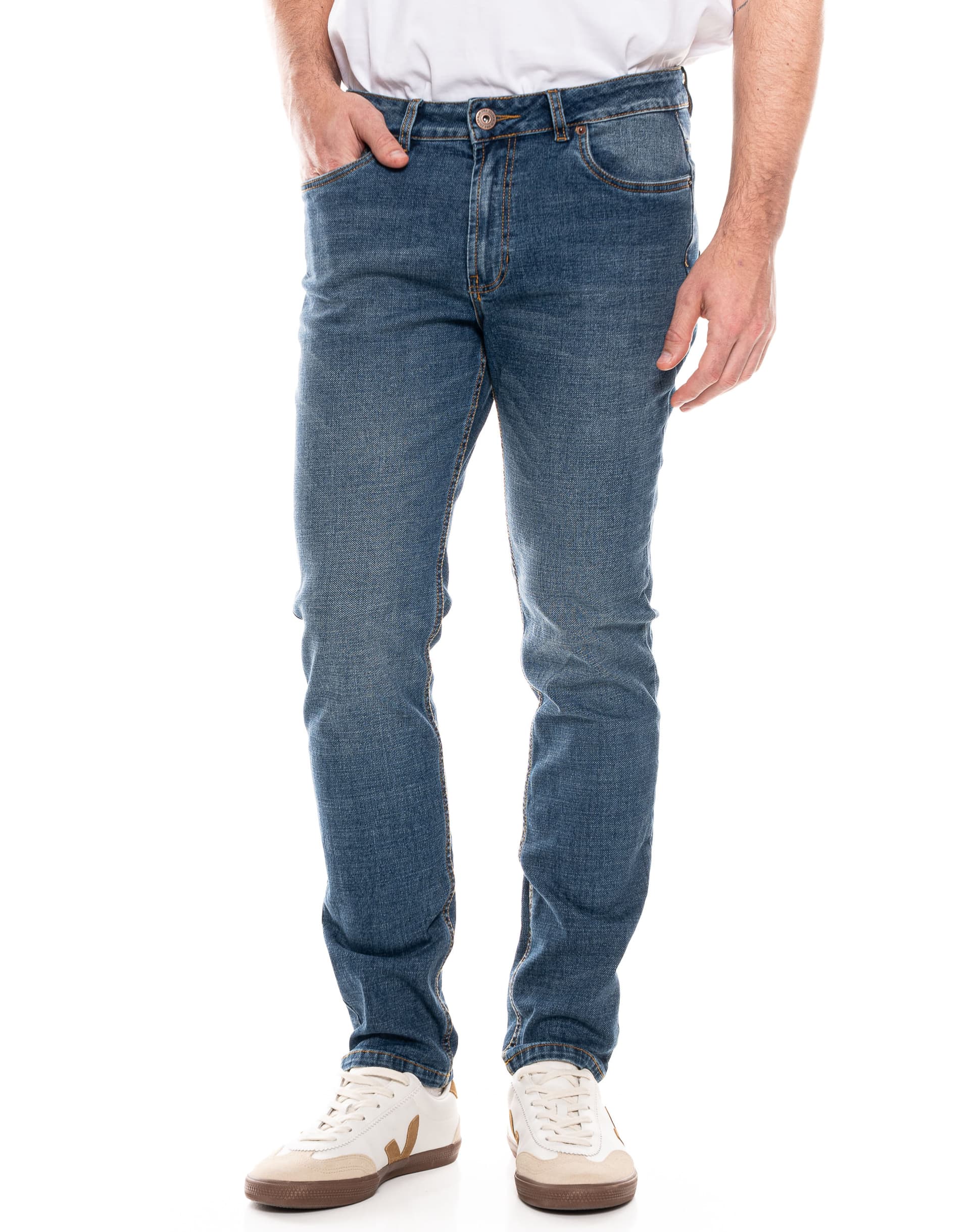 Jeans Slim Fit Tono Medio (Se Sugiere Comprar Una Talla Más A La Habitual)