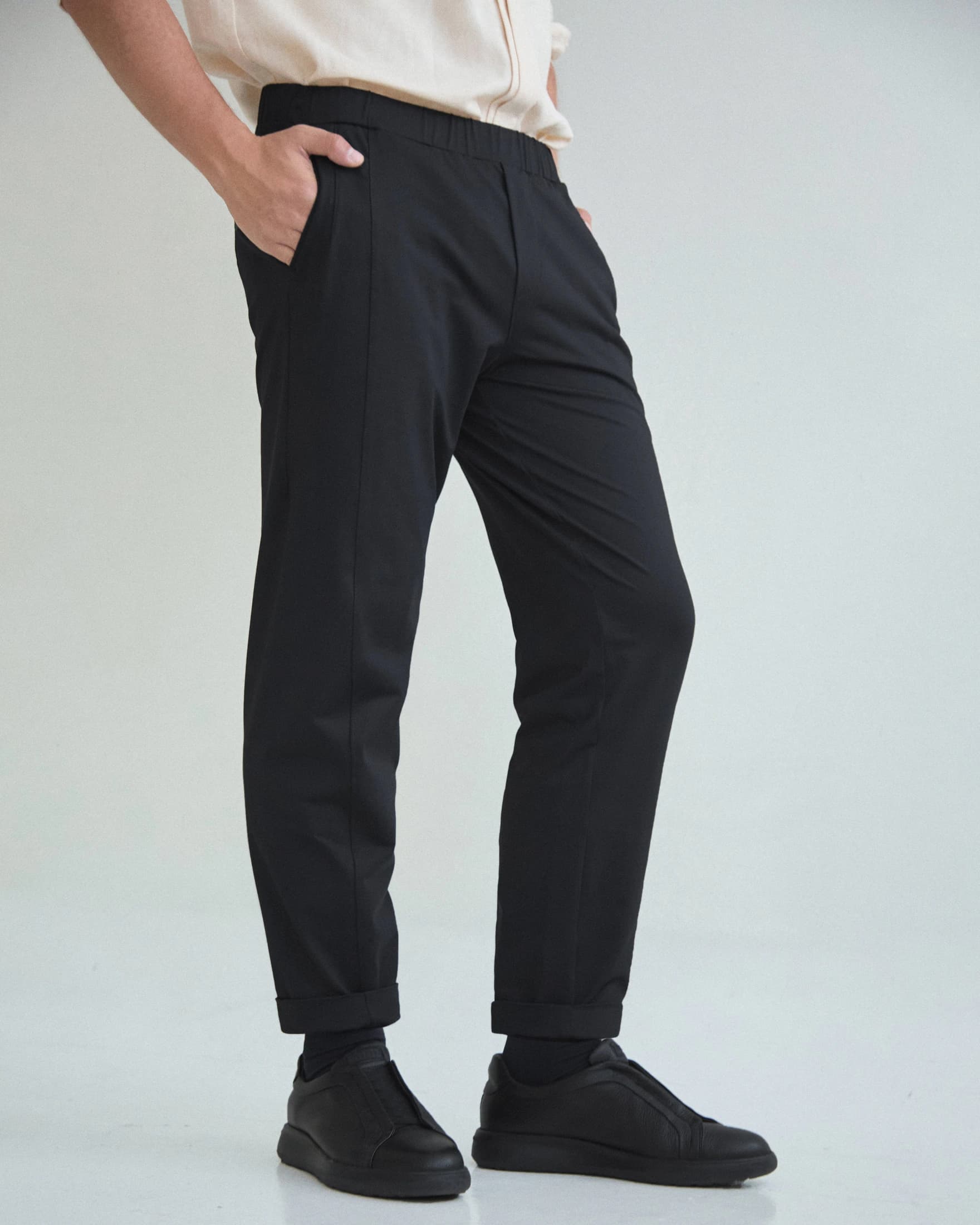 Pantalón Tech Clásico Cierres Negro MAGO - imagen 3