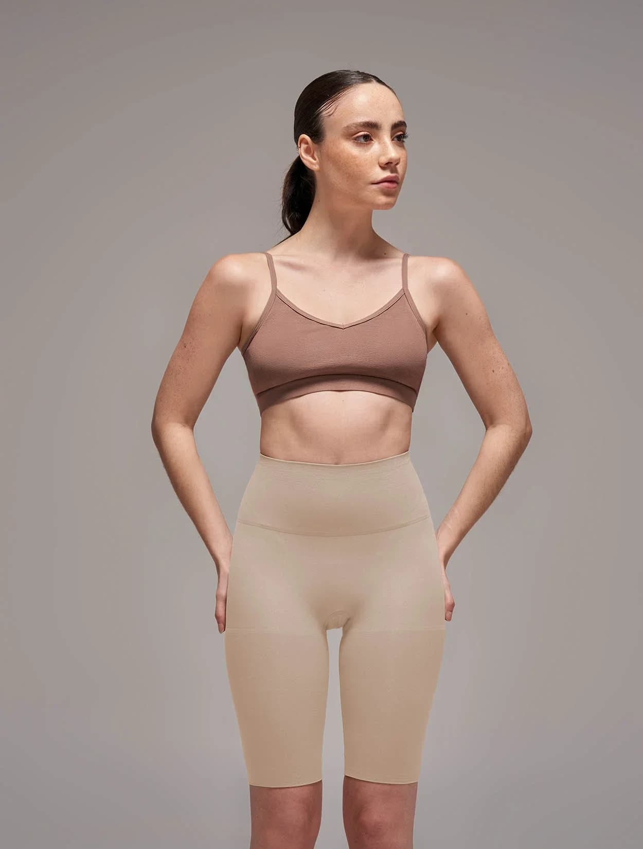 SHORT MOLDEADOR INVISIBLE CON CONTROL ABDOMEN Y PIERNAS - imagen 4