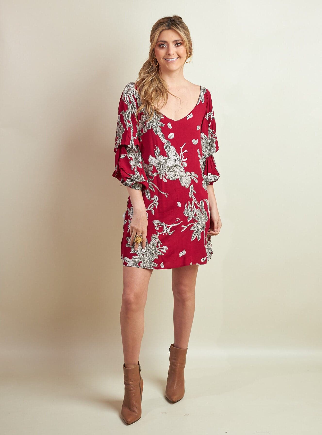Vestido Brianna Vinotinto Estampado - imagen 1