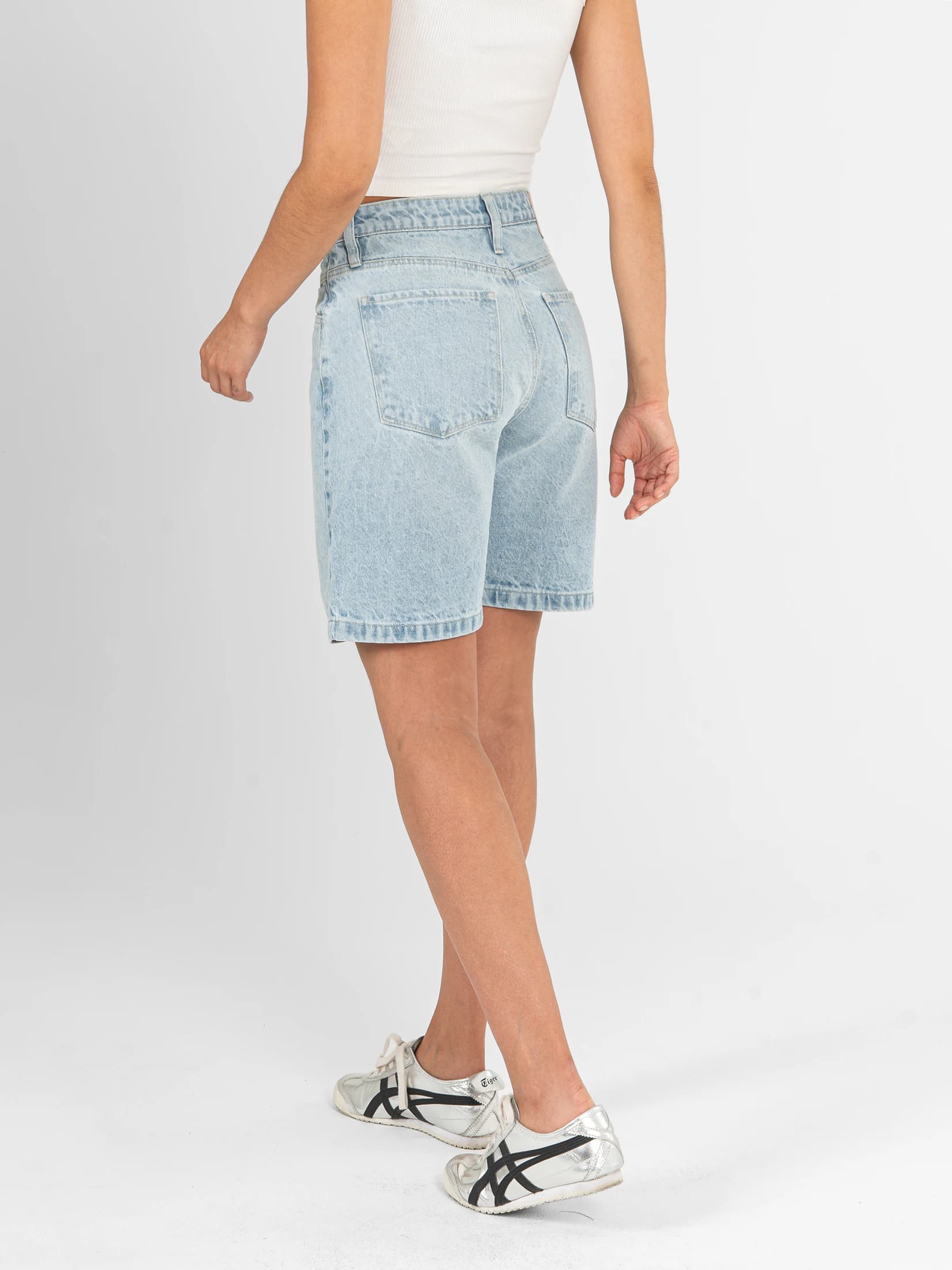 Ref: 066569 Short en denim rígido, tiro alto, cotilla delantera, tono azul claro - imagen 2