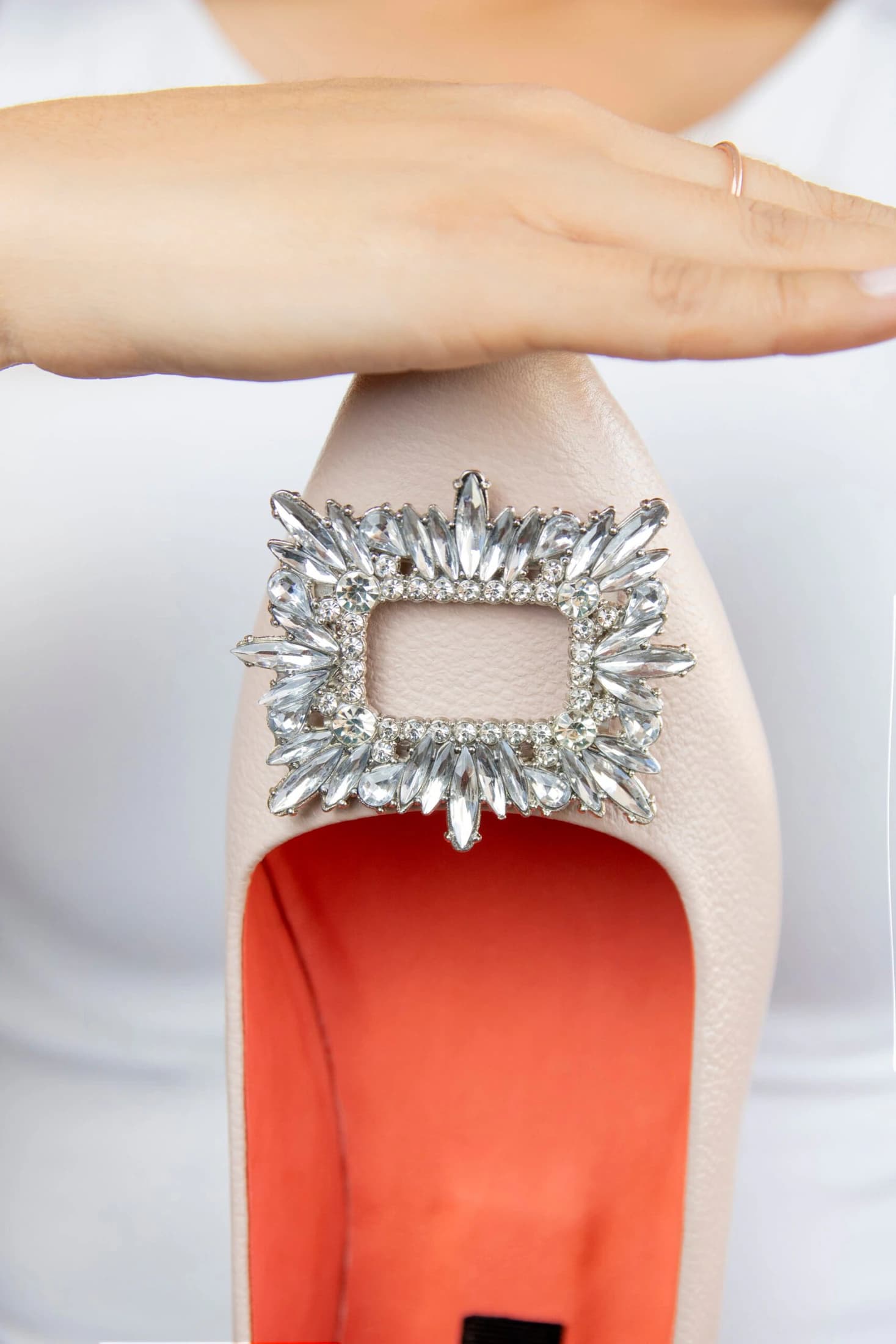 Tacones con accesorio - imagen 4