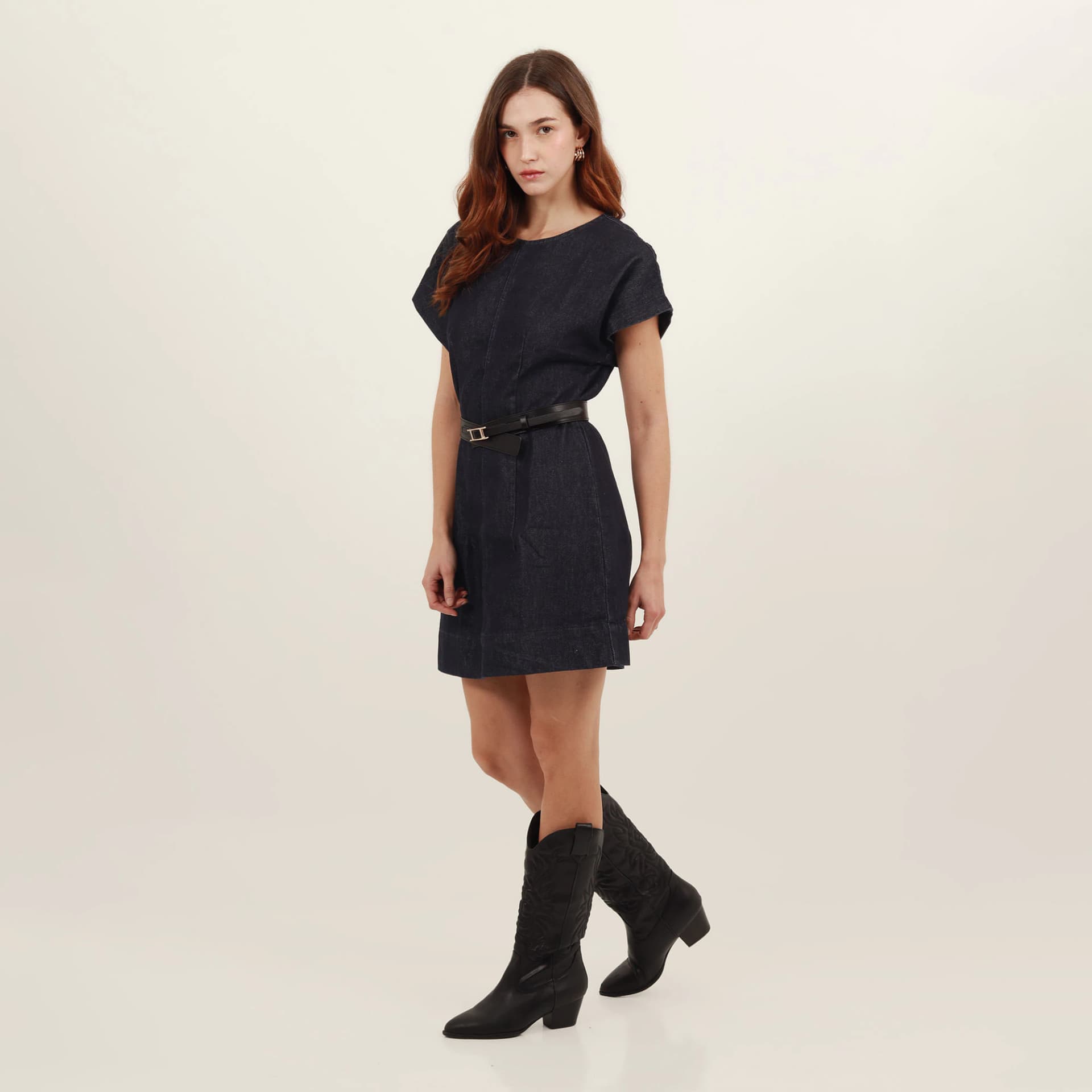 Vestido corto escote redondo en denim - imagen 3