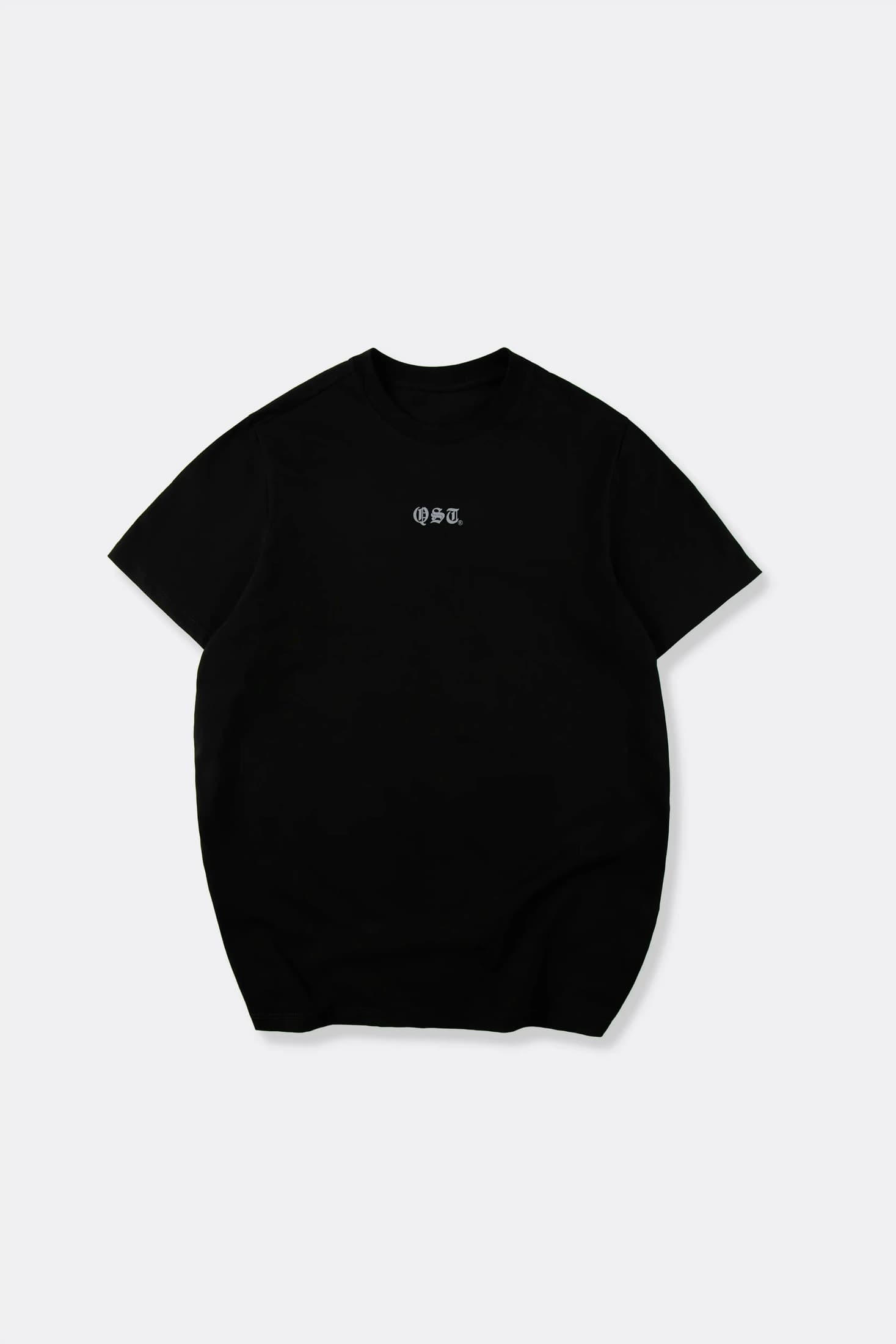 CAMISETA ESPECIAL ESTAMPADO LOCALIZADO COLOR NEGRO