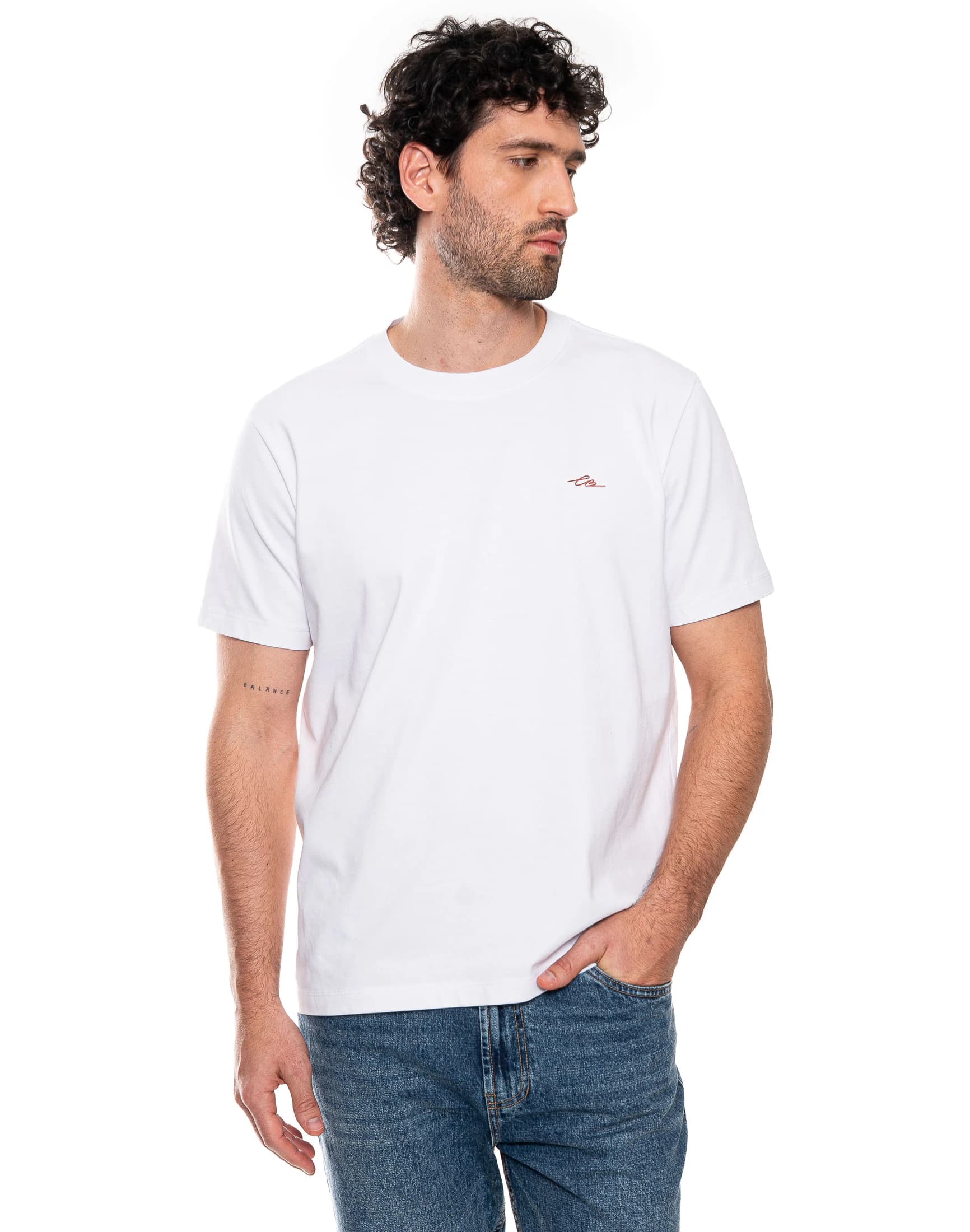 Camiseta Slim Fit De Cuello Redondo Y Manga Corta Confeccionada En Alg