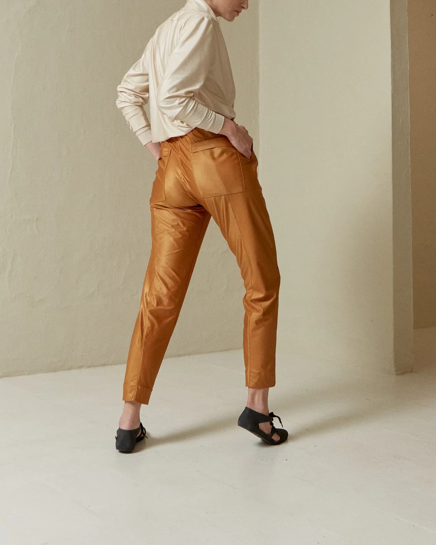 PANTALÓN LUCIDO - imagen 7