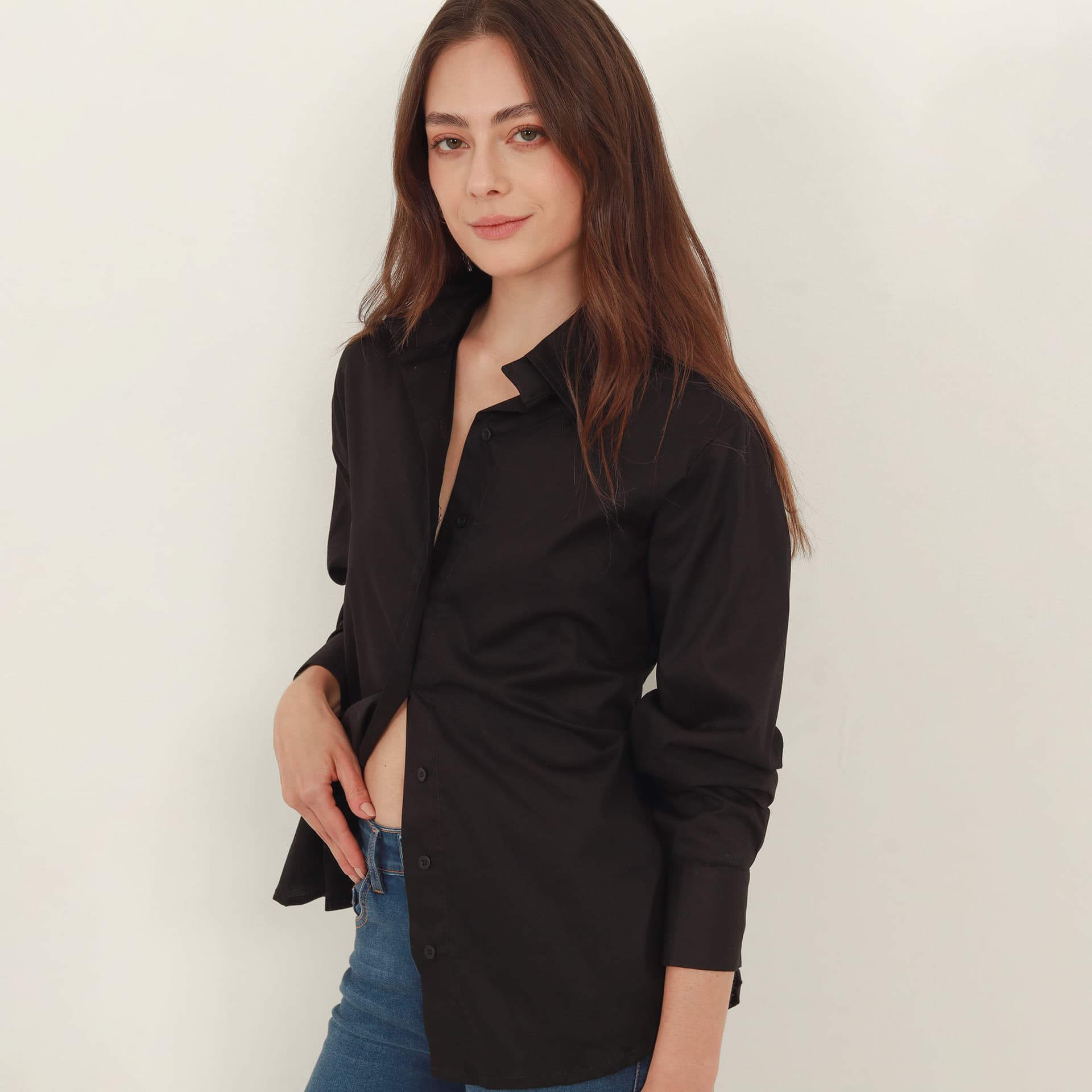 Blusa clásica cuello camisero manga larga corte almilla - imagen 10