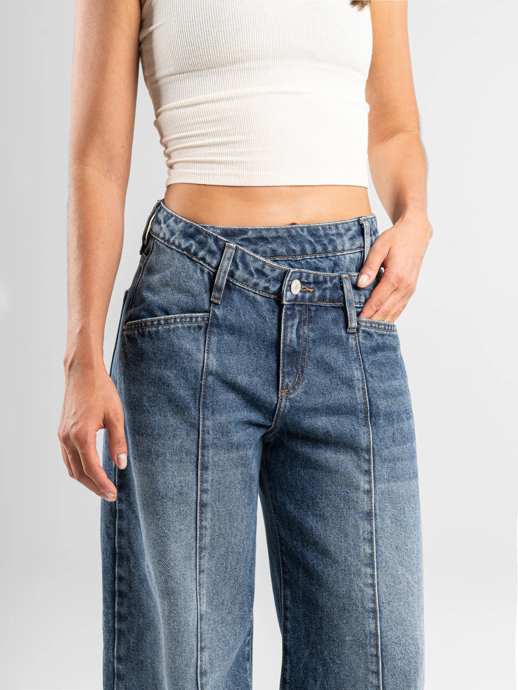 Ref: 066525 Jean wide leg, rígido, con cortes, detalle en pretina, tono azul oscuro - imagen 4