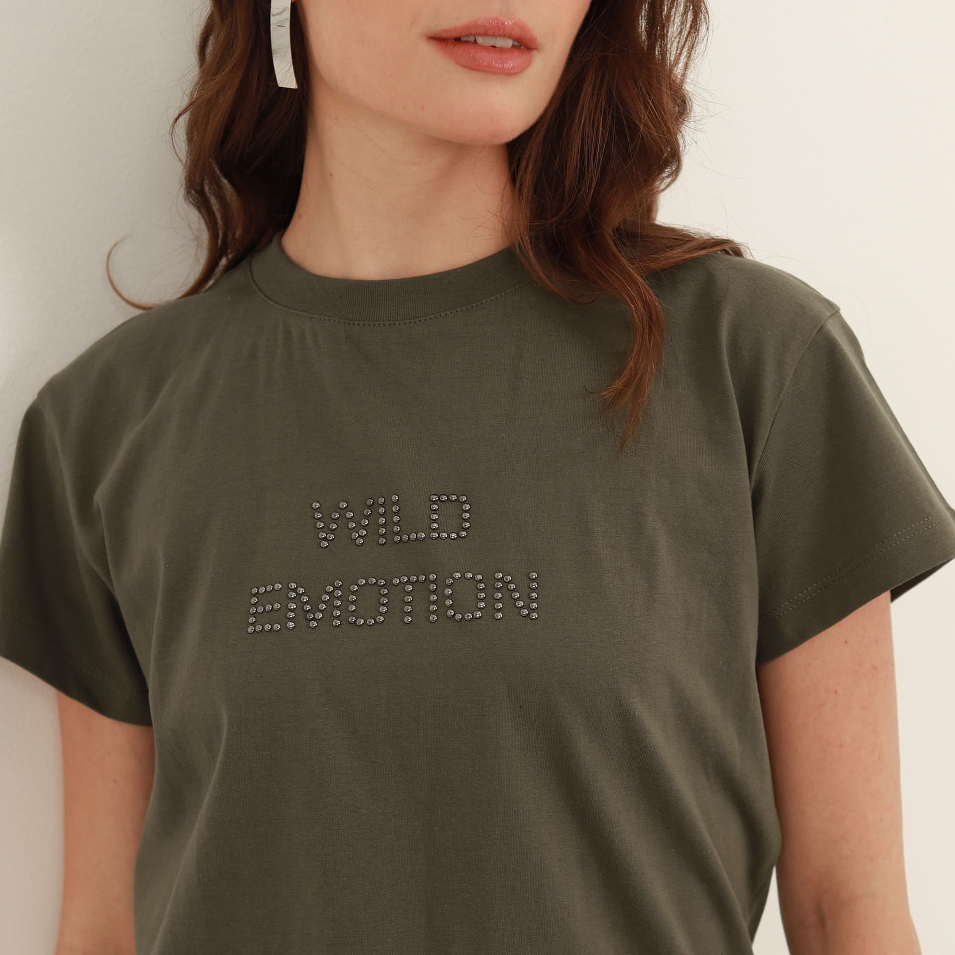 Camiseta cuello redondo manga corta con taches Wild emotion - imagen 2