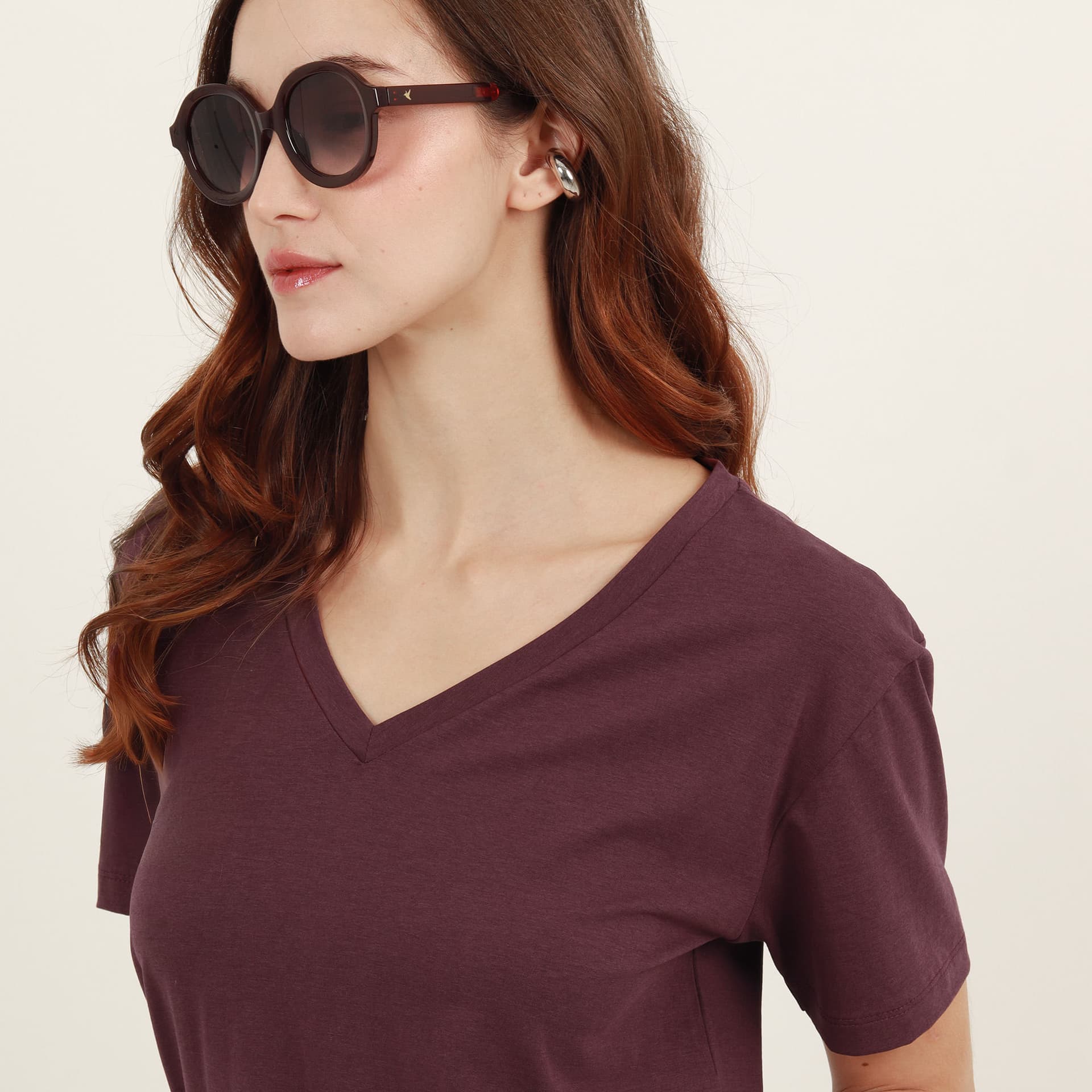 Camiseta básica cuello en V manga corta - imagen 5