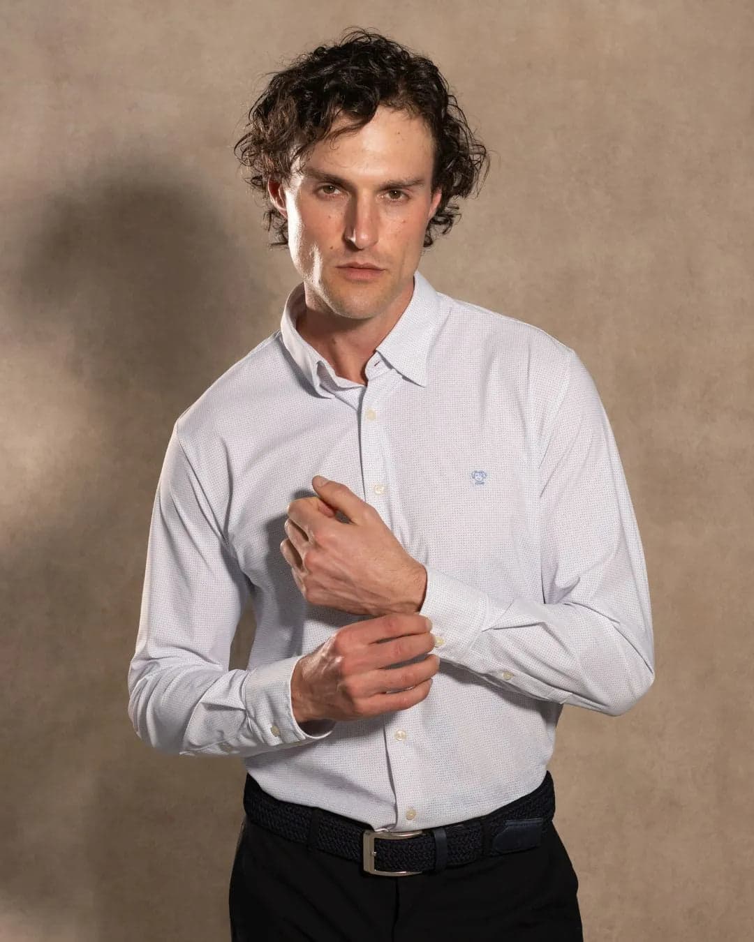 Bundle 2 Camisas Performance Antiarrugas | 15% OFF - imagen 2