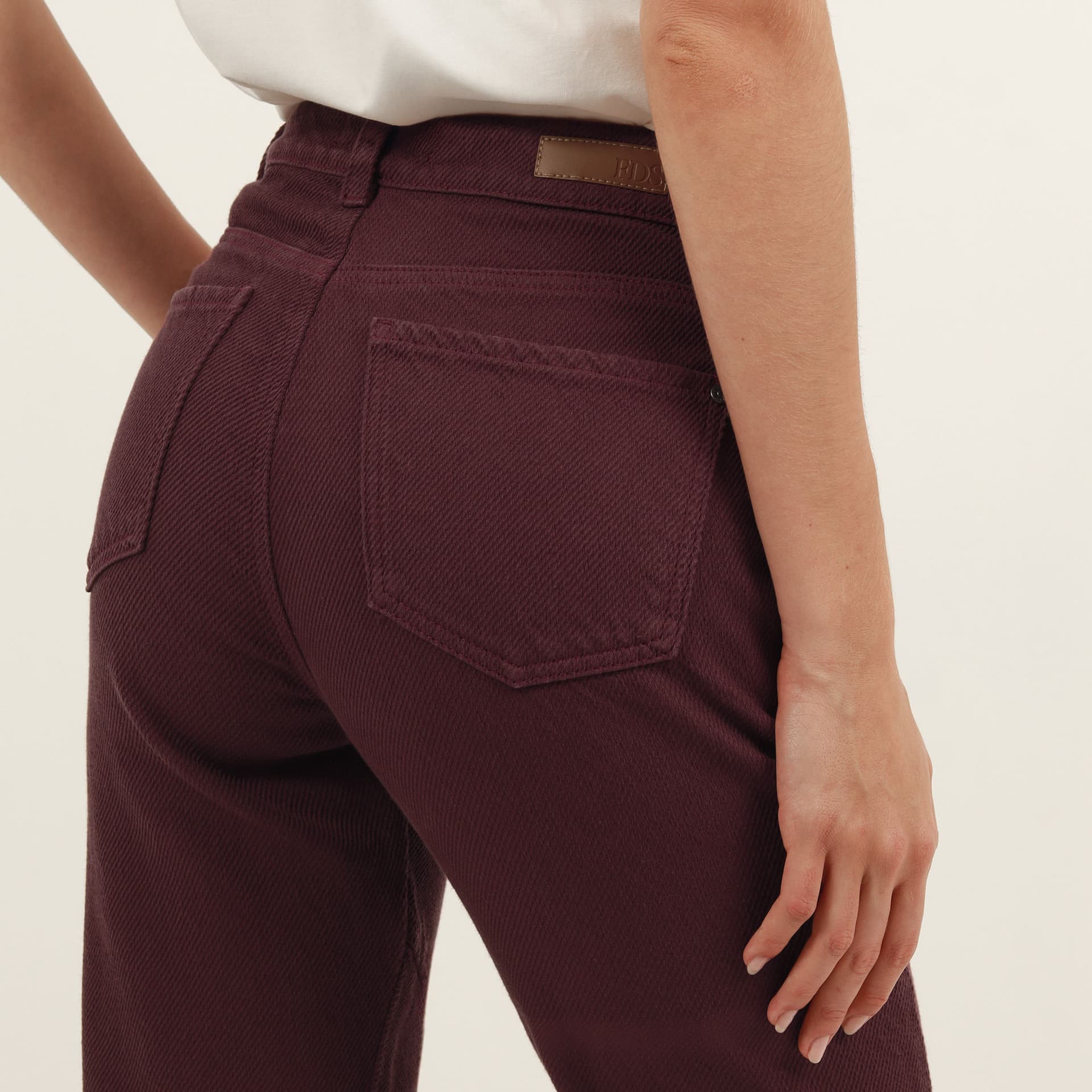Pantalon Tiro Medio Bota Recta - imagen 3