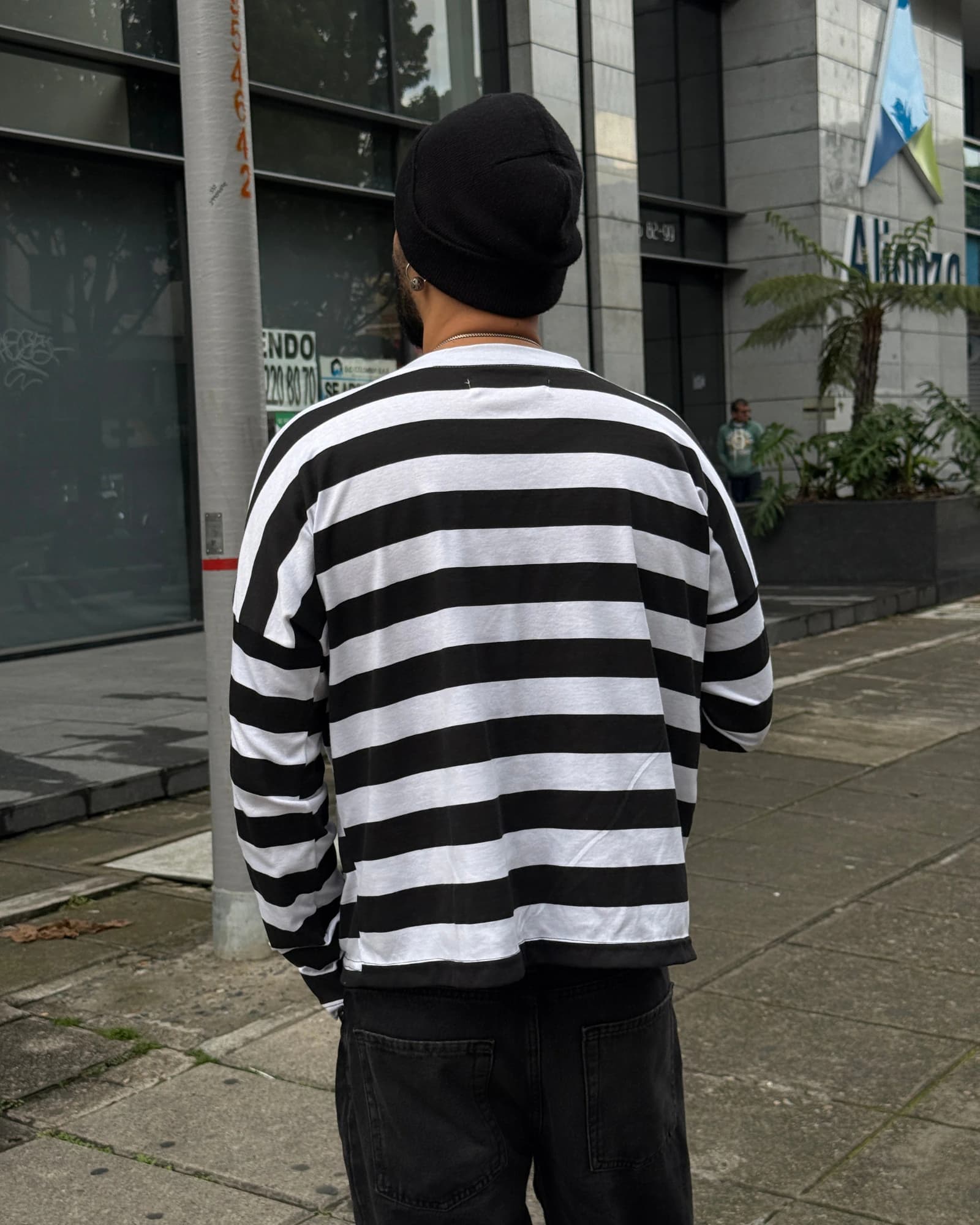 Buzo lineas Classic - imagen 4